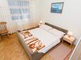 Спальня 2 Arbanija, Спальня 2 в размещении типа apartment, WiFi.