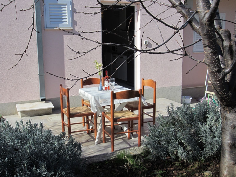 One bedroom apartment with terrace Okrug Gornji, Čiovo  A-c