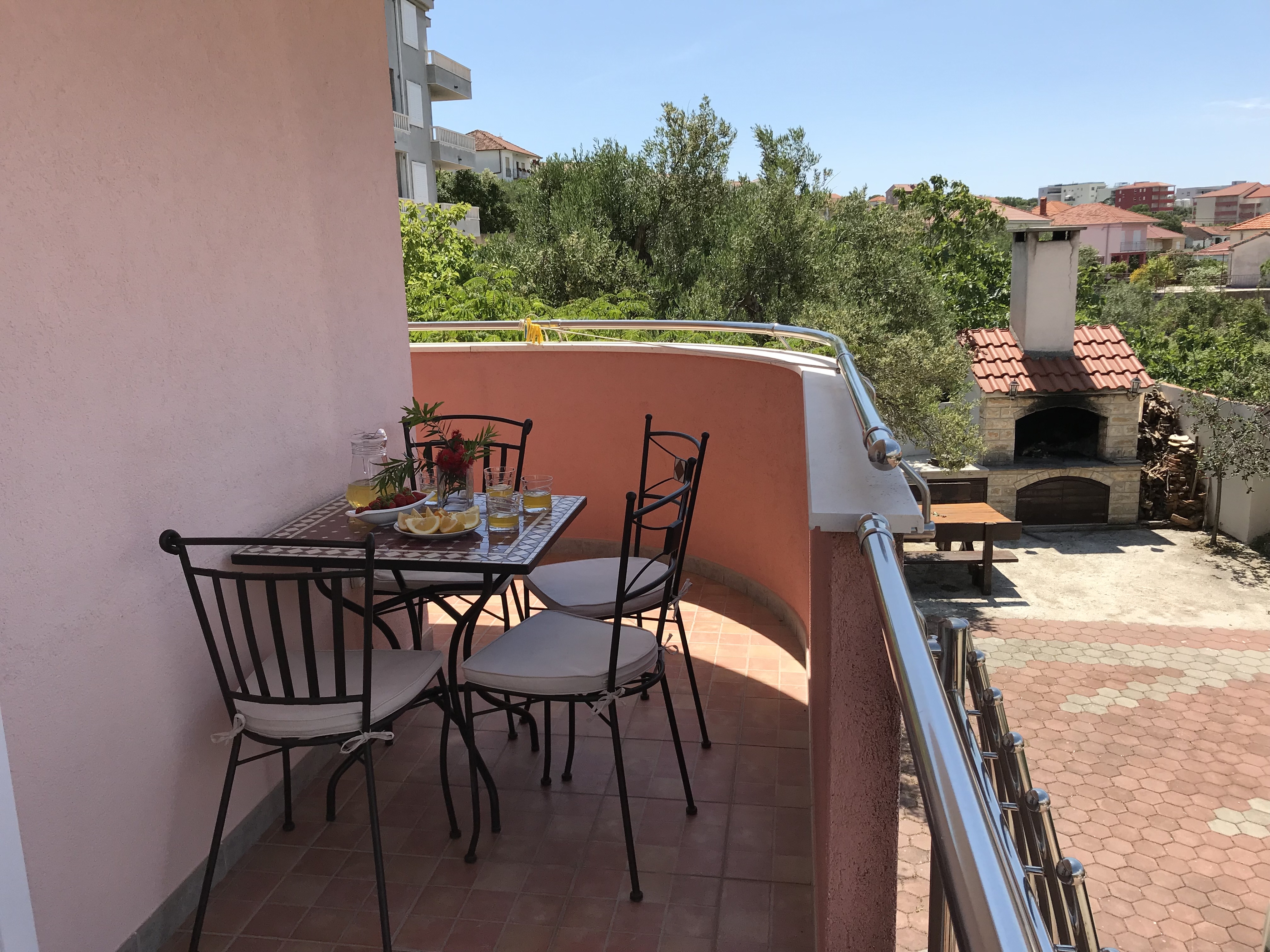 Two bedroom apartment with balcony and sea view Okrug Gornji, Čiovo  A-d