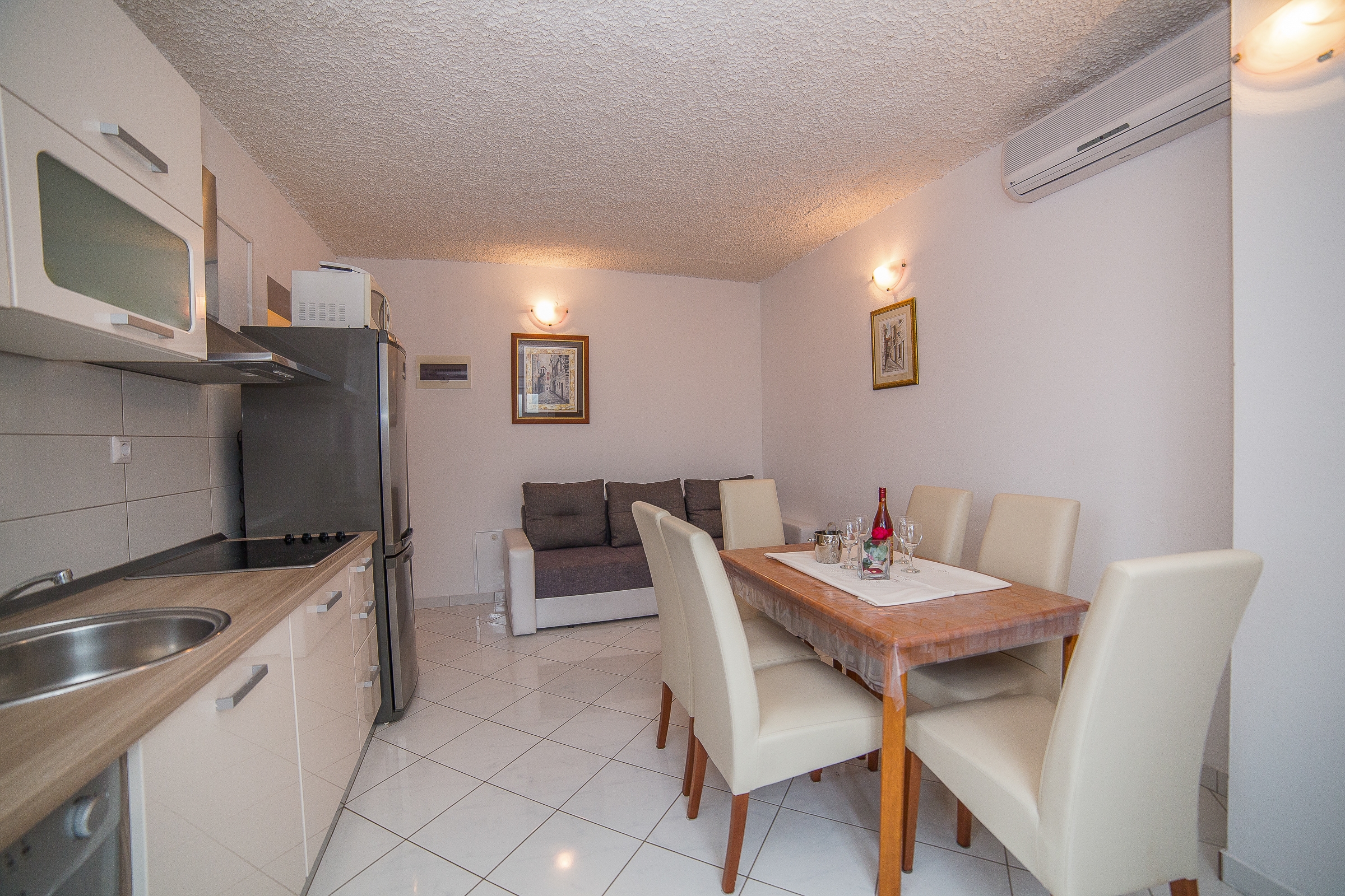 Two bedroom apartment with balcony and sea view Okrug Gornji, Čiovo  A-d
