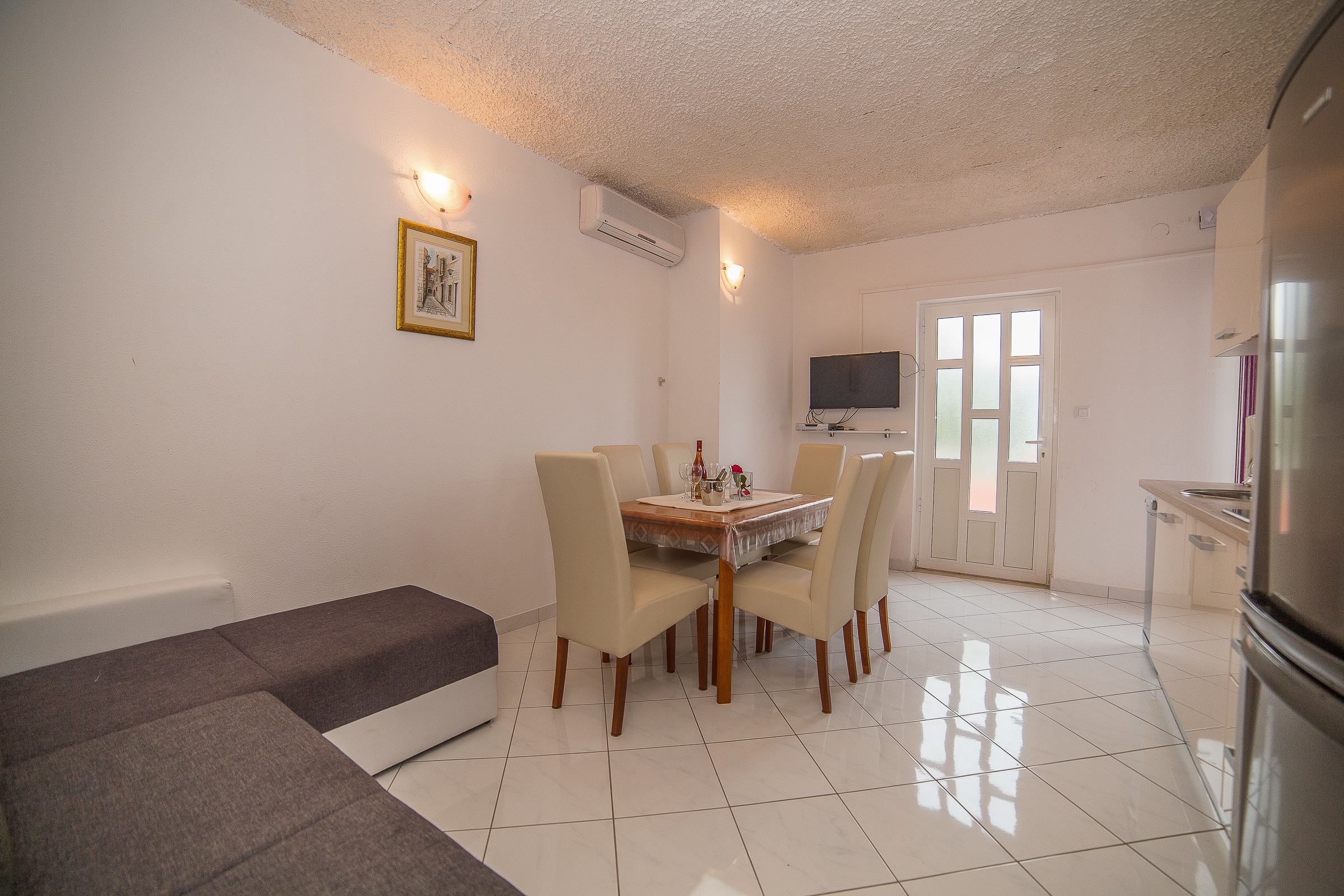 Two bedroom apartment with balcony and sea view Okrug Gornji, Čiovo  A-d