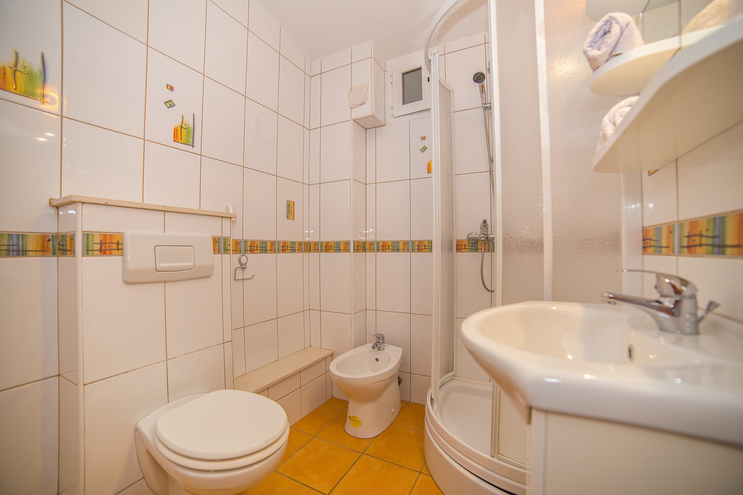 Three bedroom apartment with balcony and sea view Okrug Gornji, Čiovo  A-e