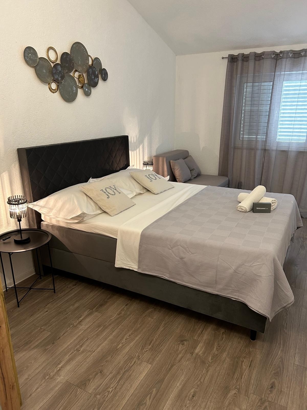 Three bedroom apartment with balcony and sea view Okrug Gornji, Čiovo  A-e