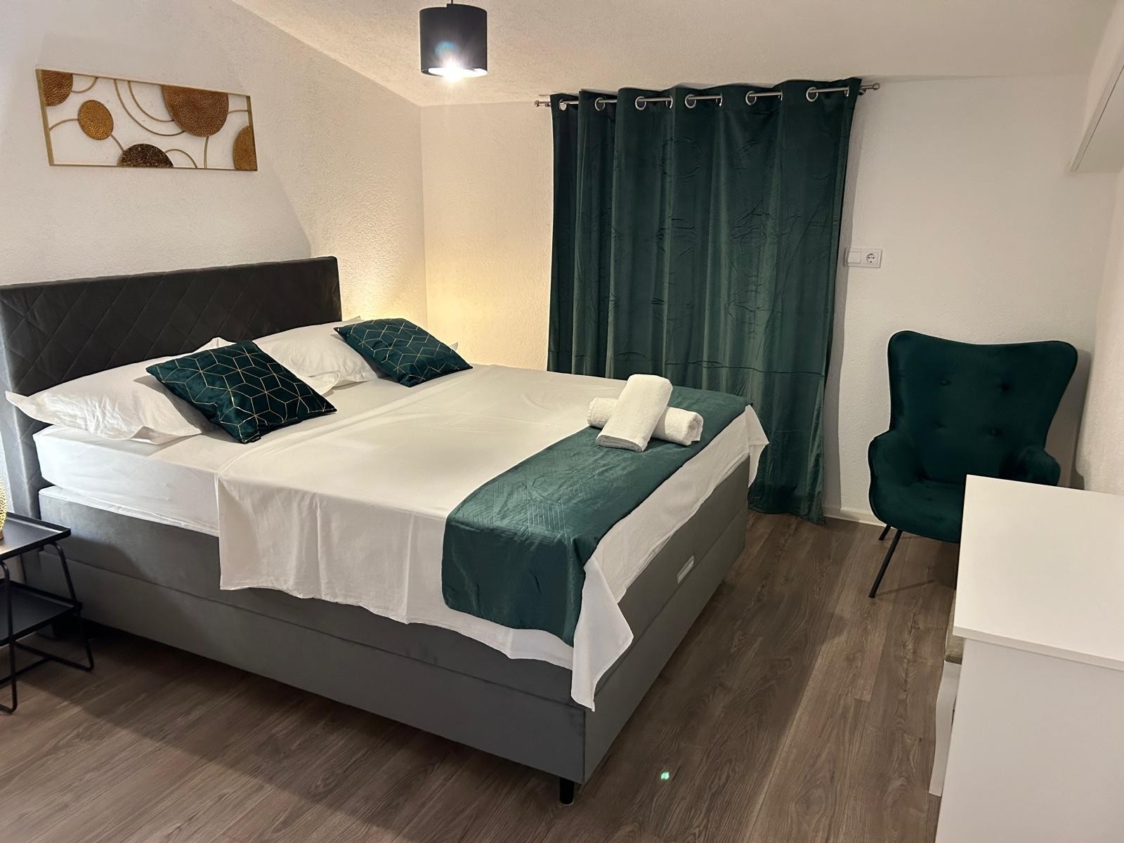Three bedroom apartment with balcony and sea view Okrug Gornji, Čiovo  A-e