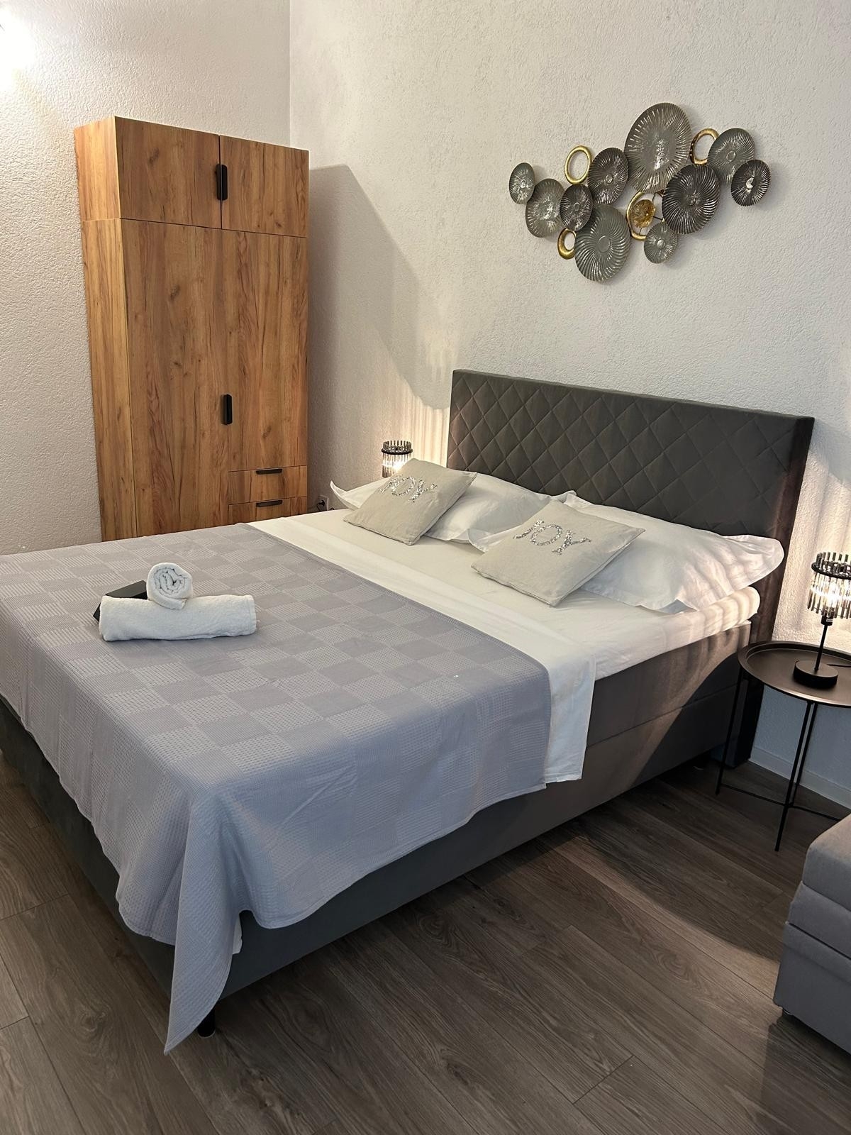 Three bedroom apartment with balcony and sea view Okrug Gornji, Čiovo  A-e