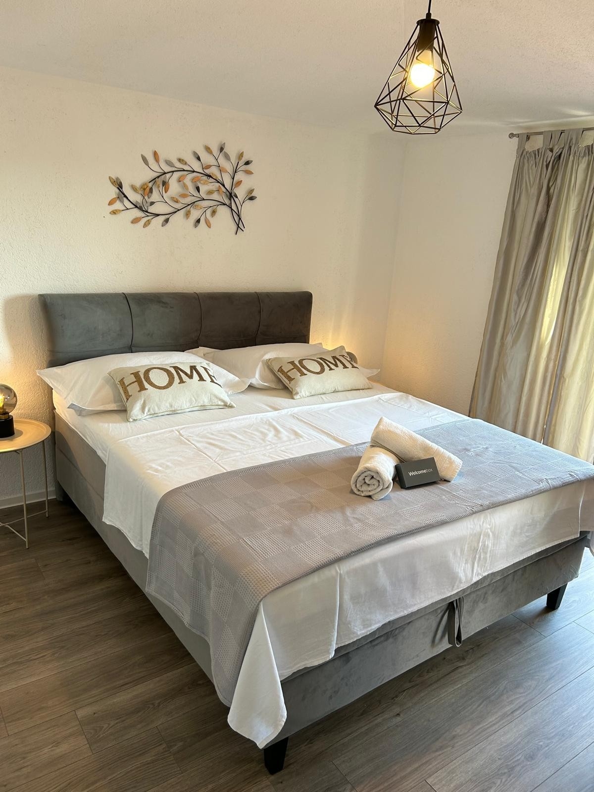 Three bedroom apartment with balcony and sea view Okrug Gornji, Čiovo  A-e