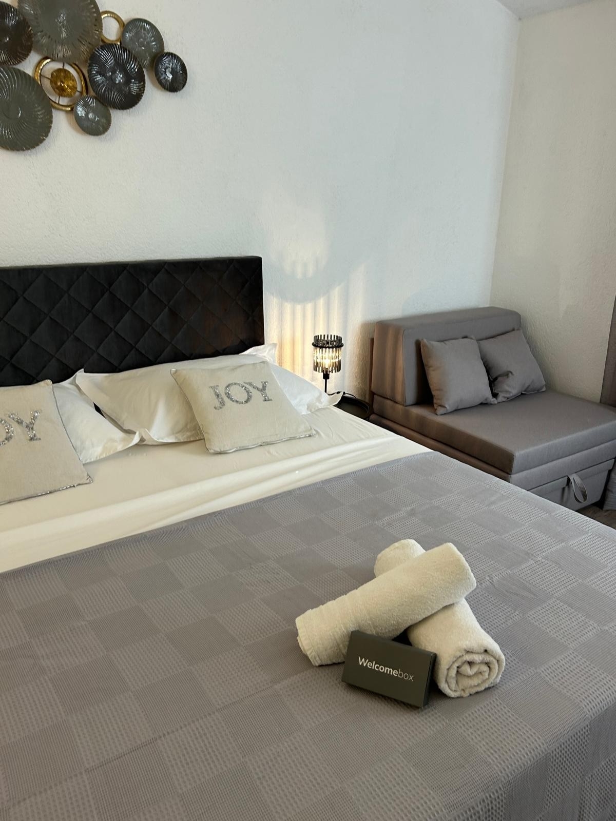 Three bedroom apartment with balcony and sea view Okrug Gornji, Čiovo  A-e