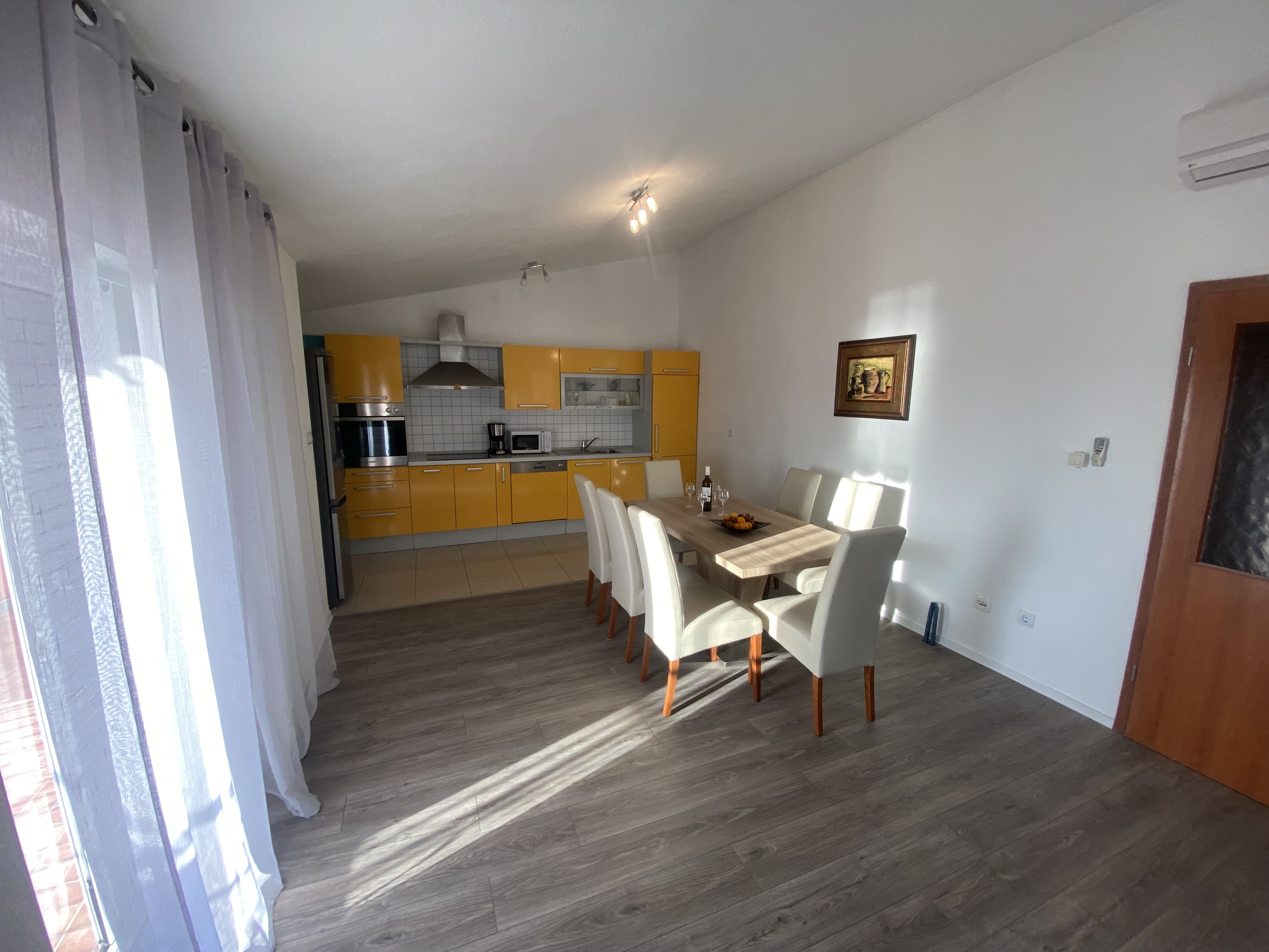 Three bedroom apartment with balcony and sea view Okrug Gornji, Čiovo  A-e