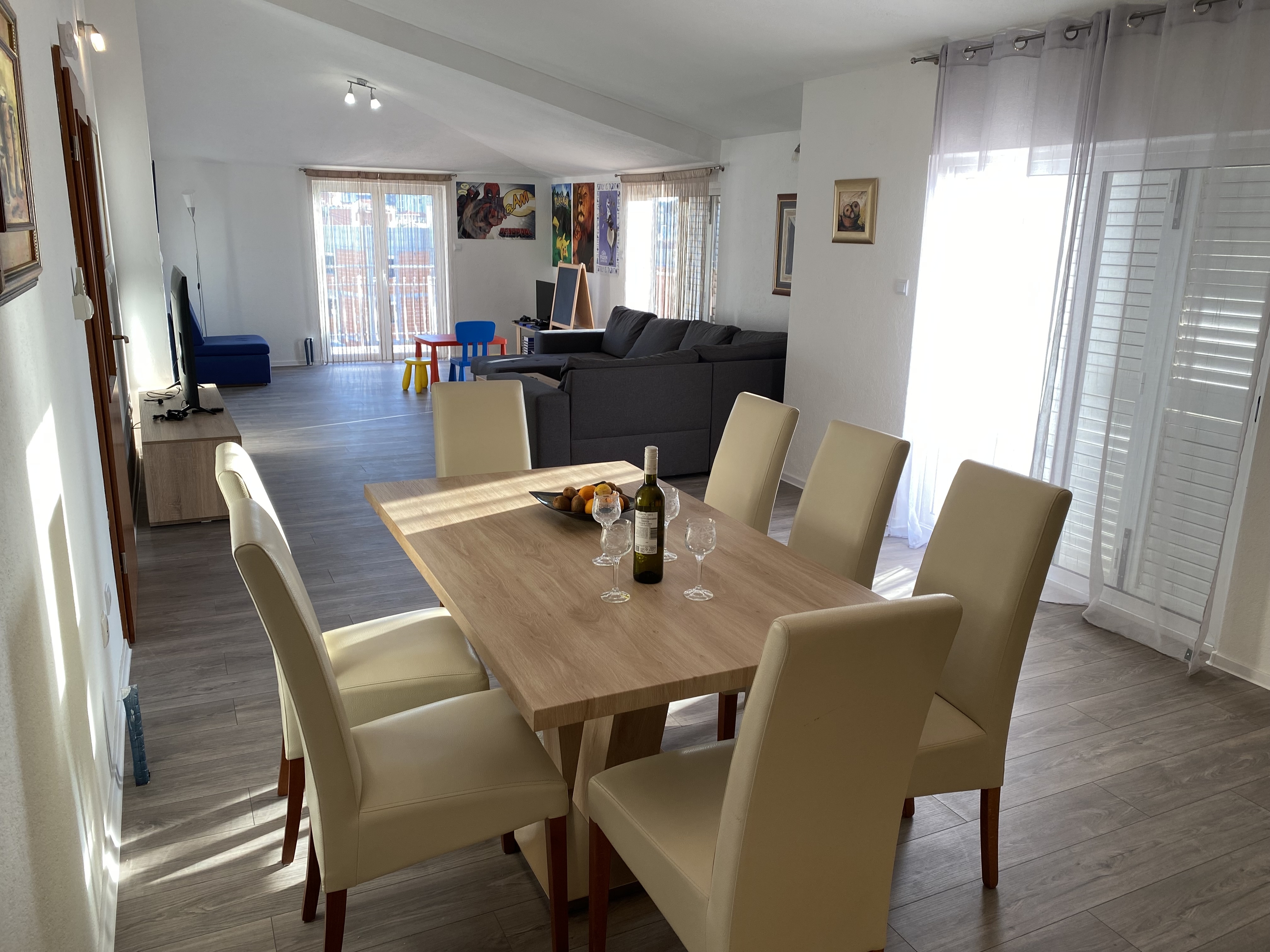 Three bedroom apartment with balcony and sea view Okrug Gornji, Čiovo  A-e