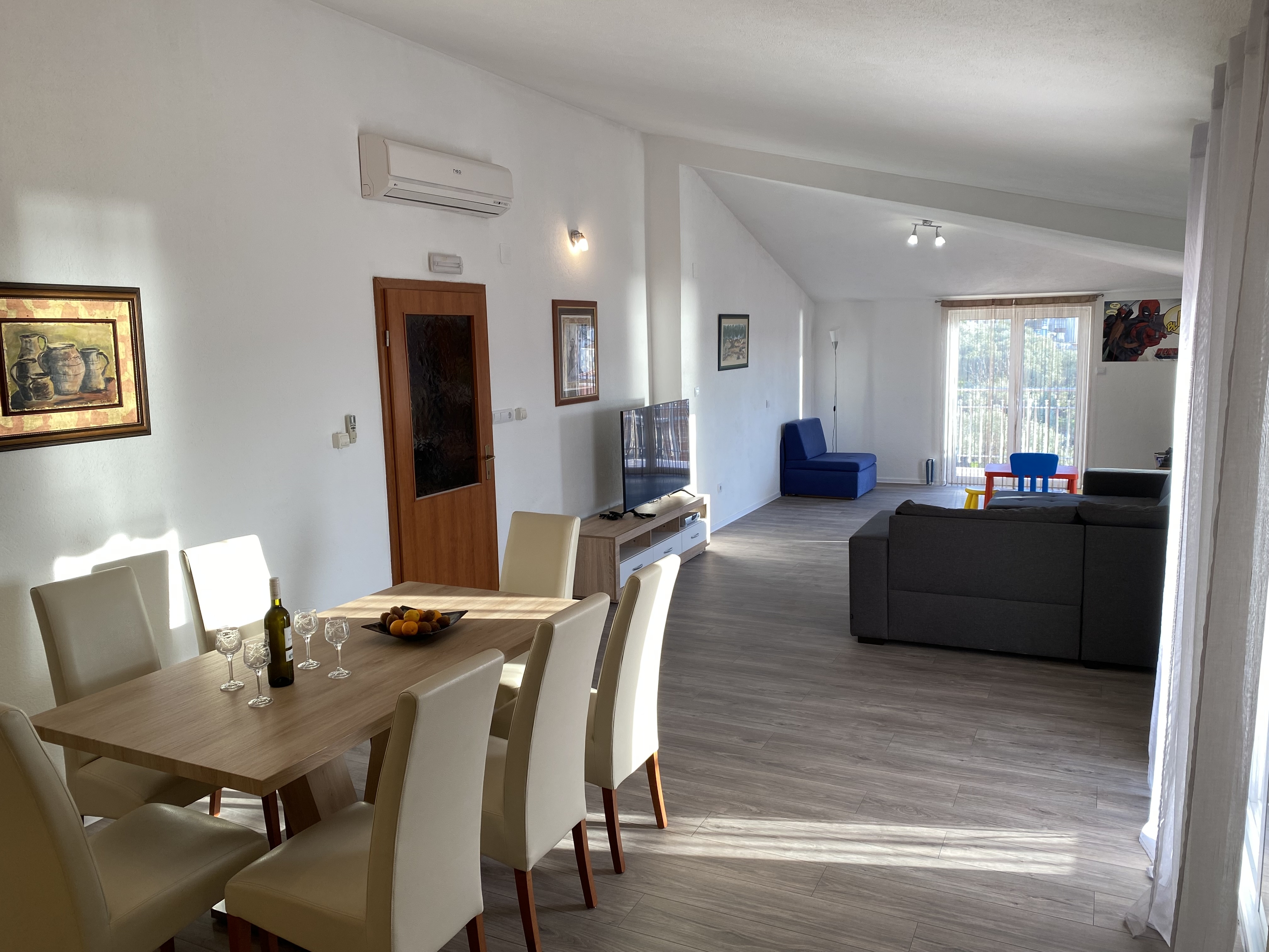 Three bedroom apartment with balcony and sea view Okrug Gornji, Čiovo  A-e