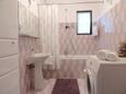 Ванная комната Zaton Mali, Ванная комната в размещении типа apartment, WiFi.