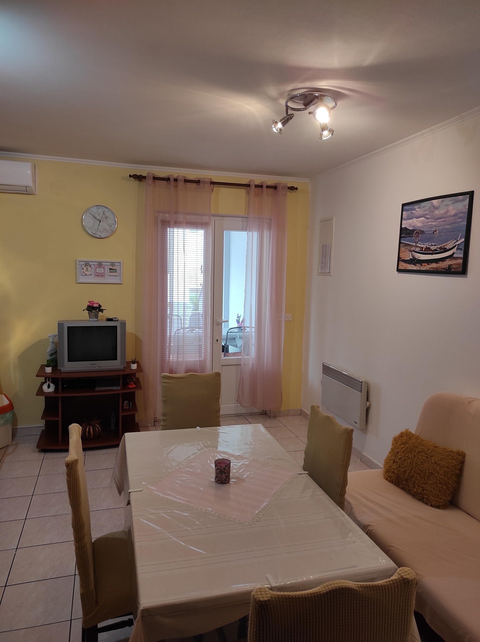 One bedroom apartment with terrace Mandre, Pag  A-a