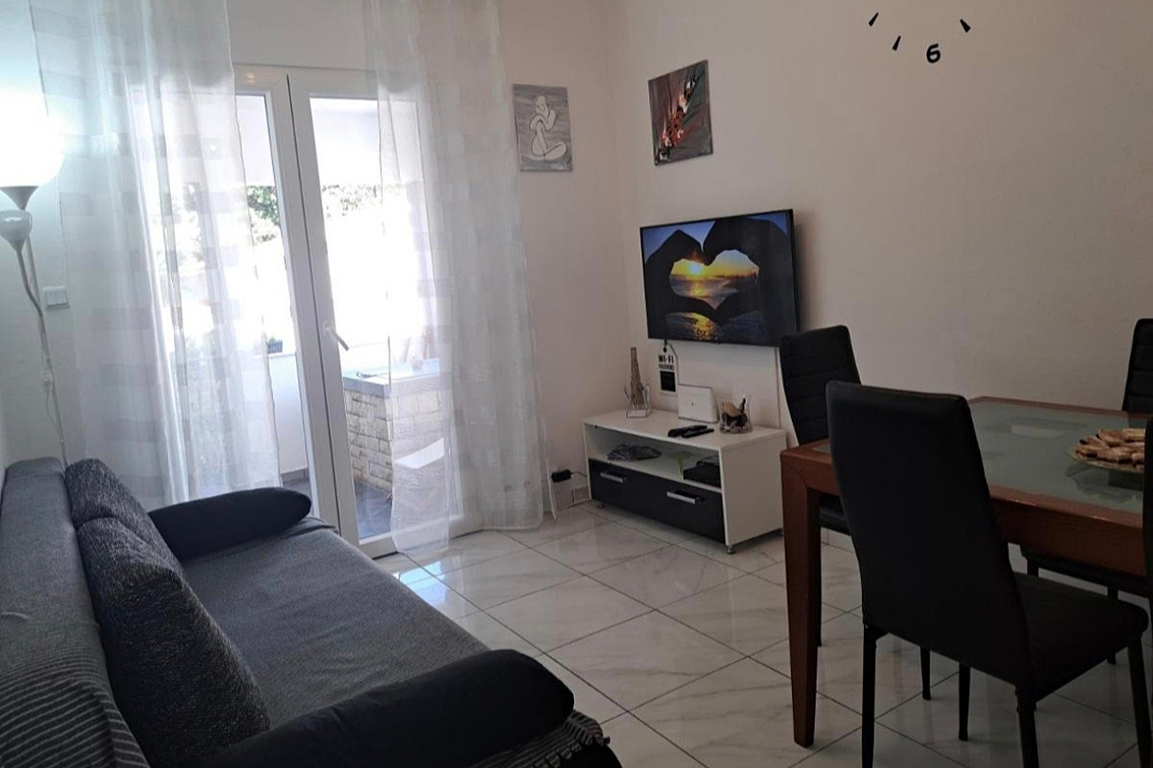 Two bedroom apartment with terrace Ražanj, Rogoznica (A-12133-a) Two bedroom apartment with terrace Ražanj, Rogoznica (A-12133-a)