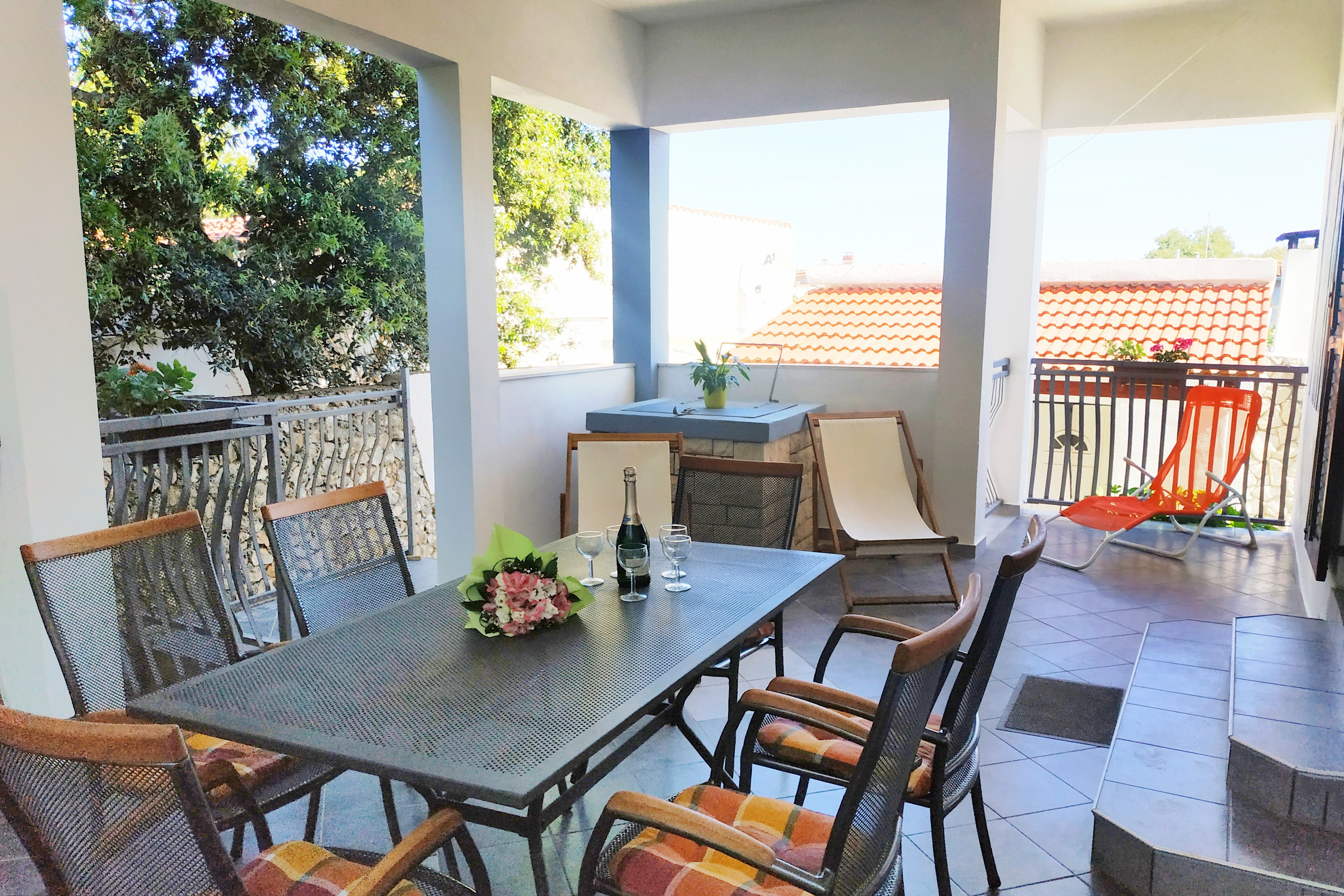Two bedroom apartment with terrace Ražanj, Rogoznica  A-a