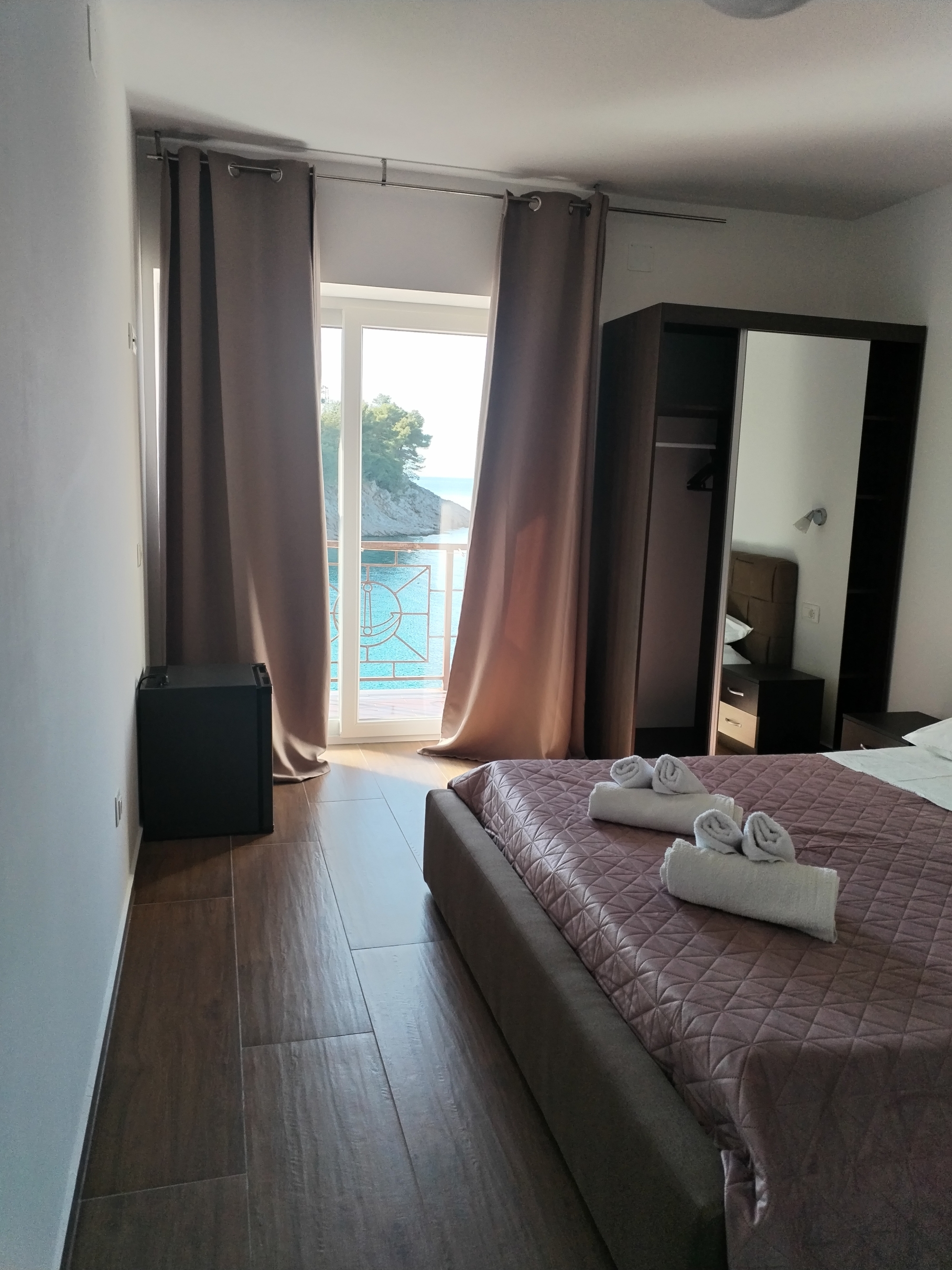 Top Hvar Bristova Top Hvar Bristova