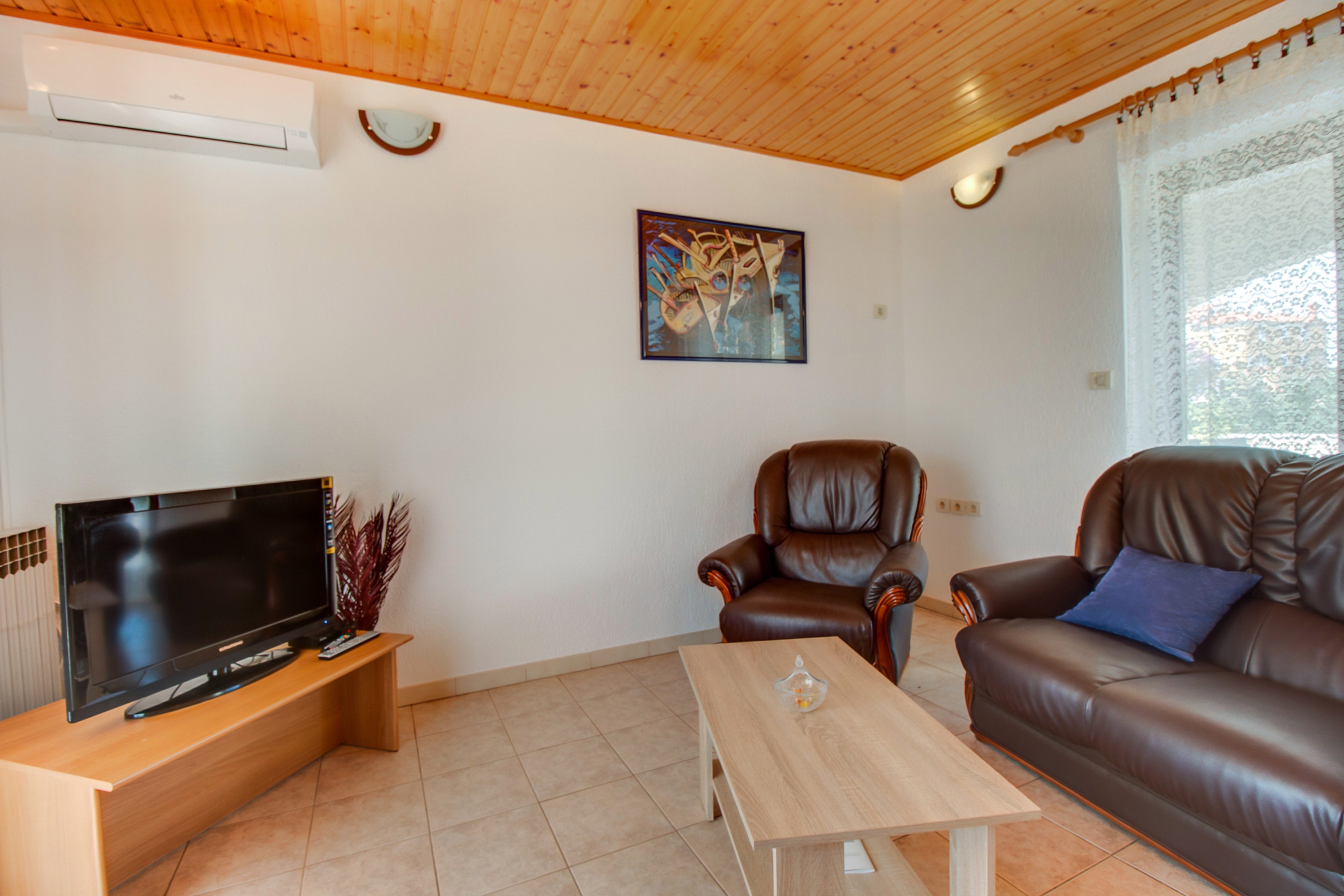 Three bedroom apartment with terrace Nerezine, Lošinj (A-12149-a) Three bedroom apartment with terrace Nerezine, Lošinj (A-12149-a)
