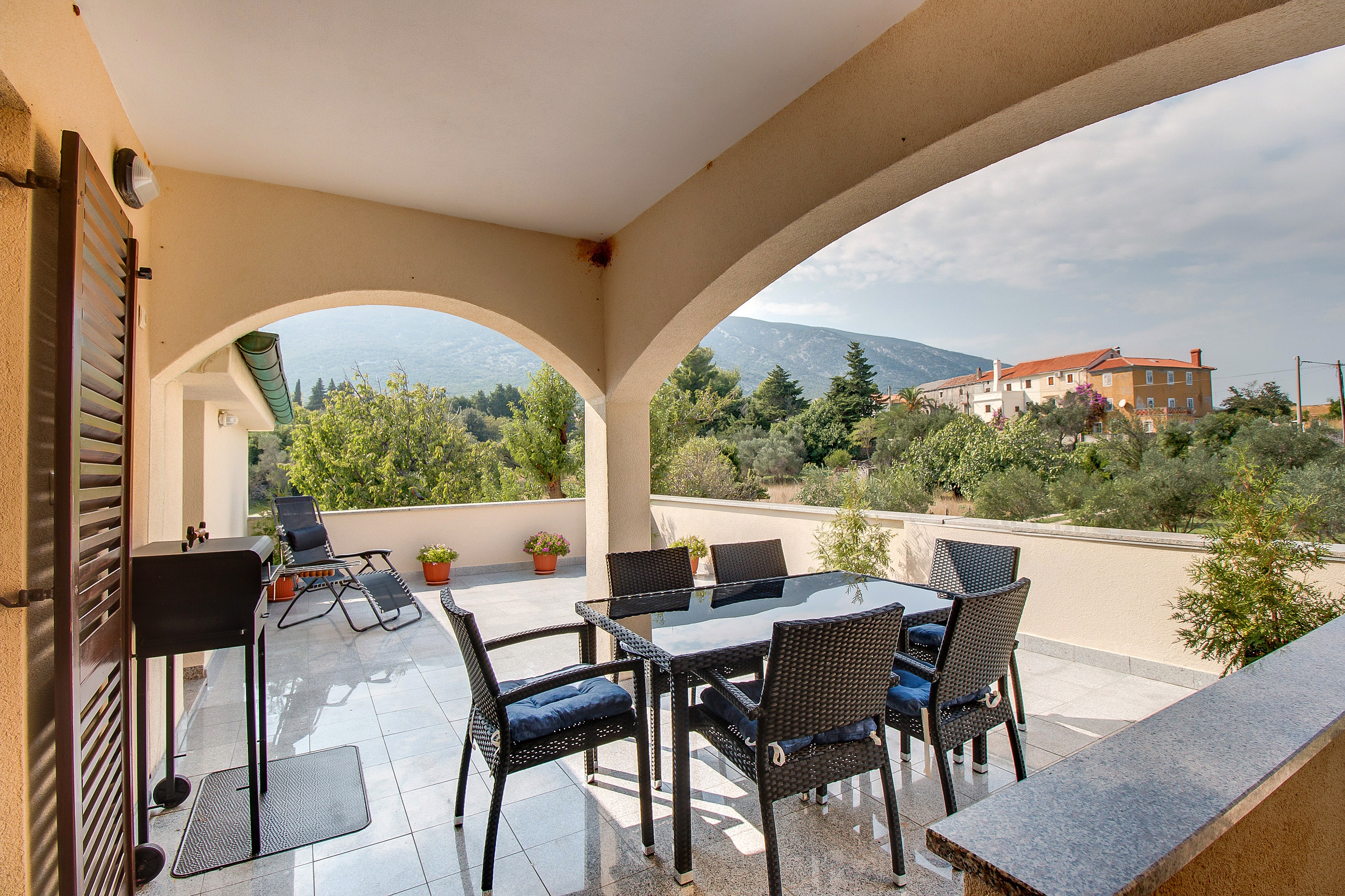 Three bedroom apartment with terrace Nerezine, Lošinj  A-a