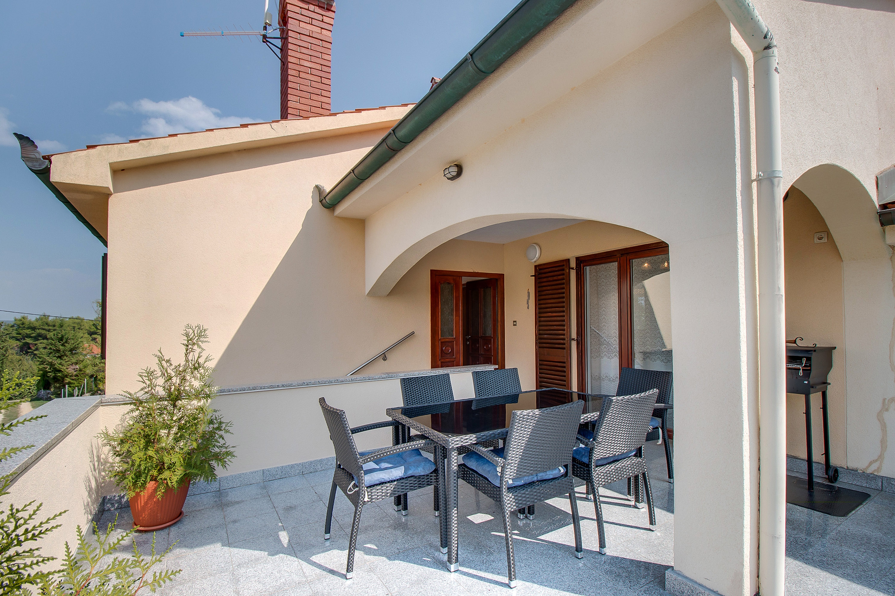 Three bedroom apartment with terrace Nerezine, Lošinj  A-a