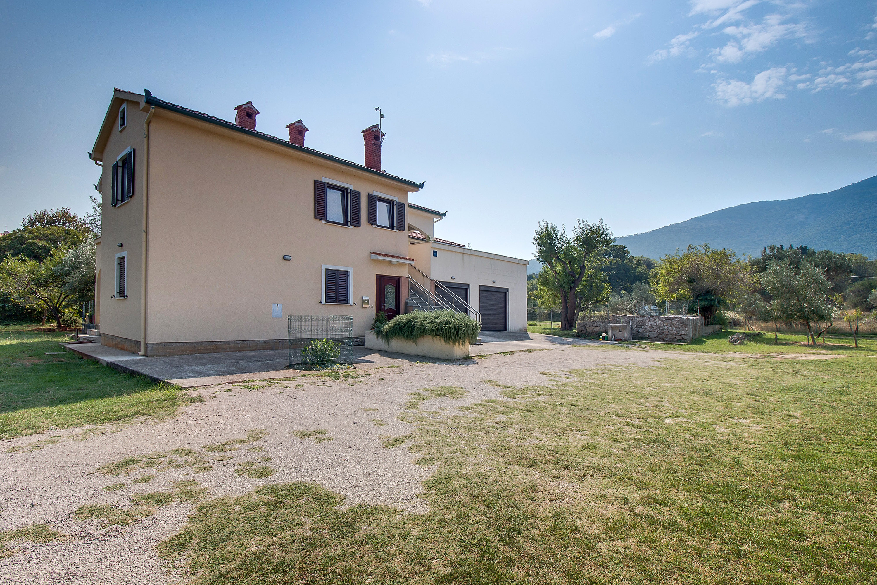 Three bedroom apartment with terrace Nerezine, Lošinj (A-12149-a) Three bedroom apartment with terrace Nerezine, Lošinj (A-12149-a)