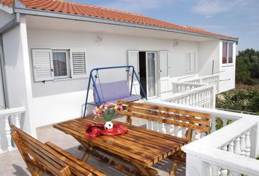 Property Okrug Gornji, Čiovo, Property 12168 - Apartments with pebble beach.