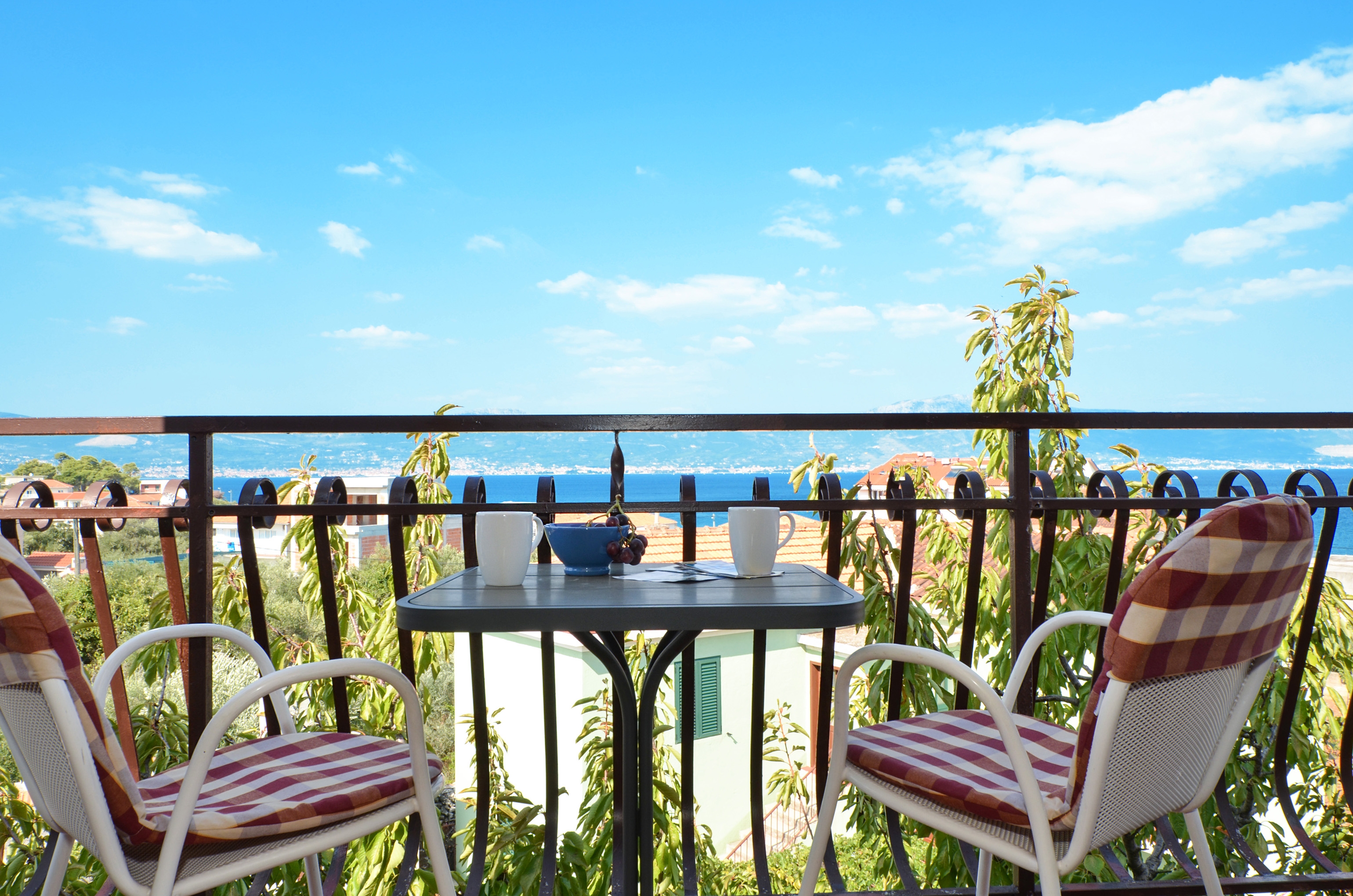 Three bedroom apartment with balcony and sea view Slatine, Čiovo (A-12176-a) Three bedroom apartment with balcony and sea view Slatine, Čiovo (A-12176-a)