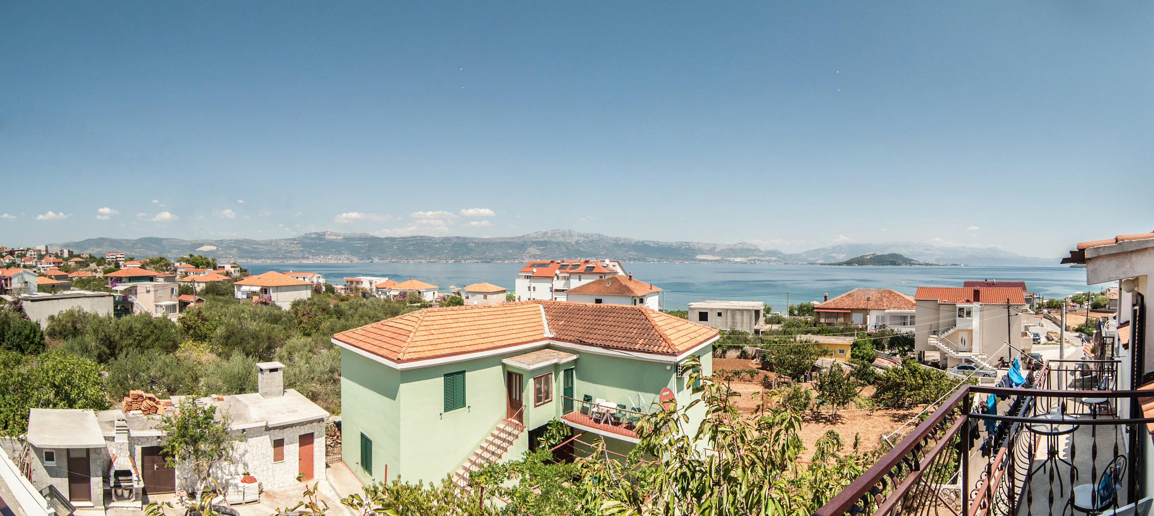 Three bedroom apartment with balcony and sea view Slatine, Čiovo  A-a