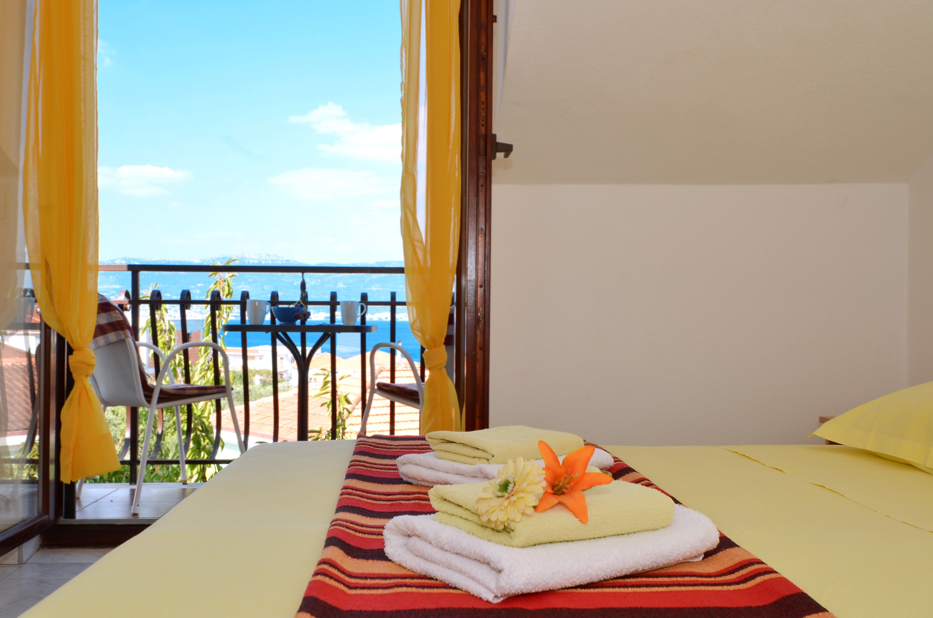 Three bedroom apartment with balcony and sea view Slatine, Čiovo  A-a