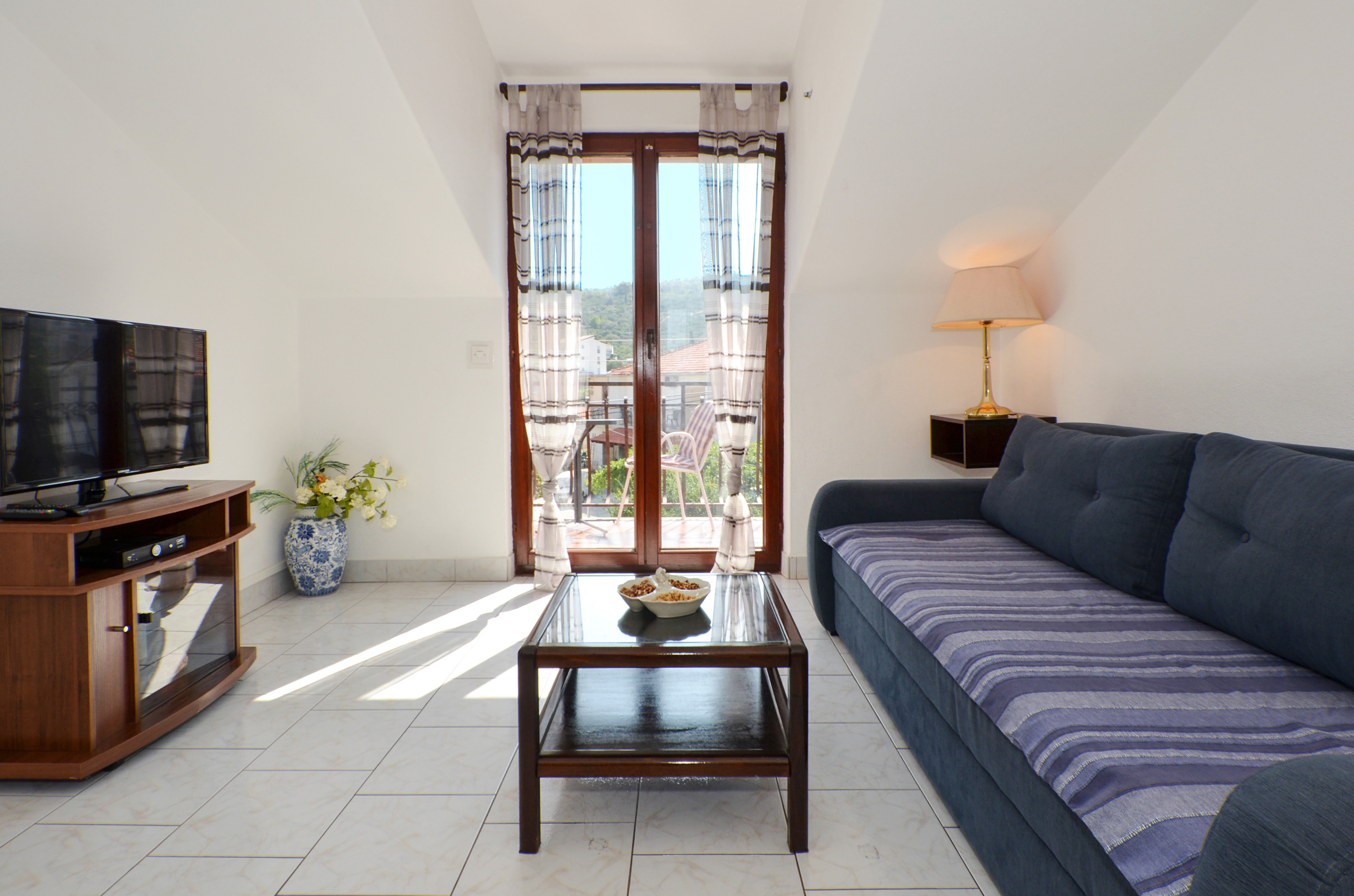 Three bedroom apartment with balcony and sea view Slatine, Čiovo (A-12176-a)