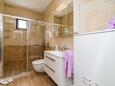 Ванная комната 2 Prožurska Luka, Ванная комната 2 в размещении типа apartment, Домашние животные допускаются и WiFi.