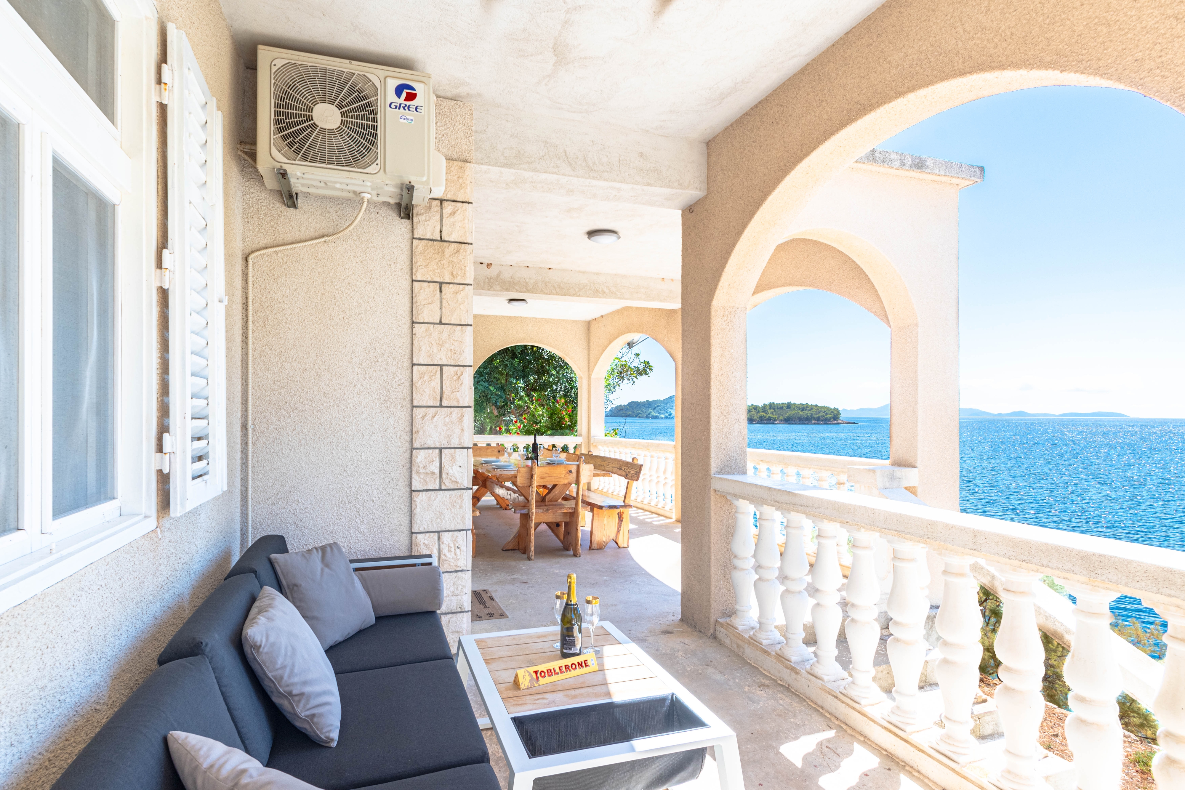 Two bedroom apartment near beach Cove Zaglav, Korčula (A-12208-a)