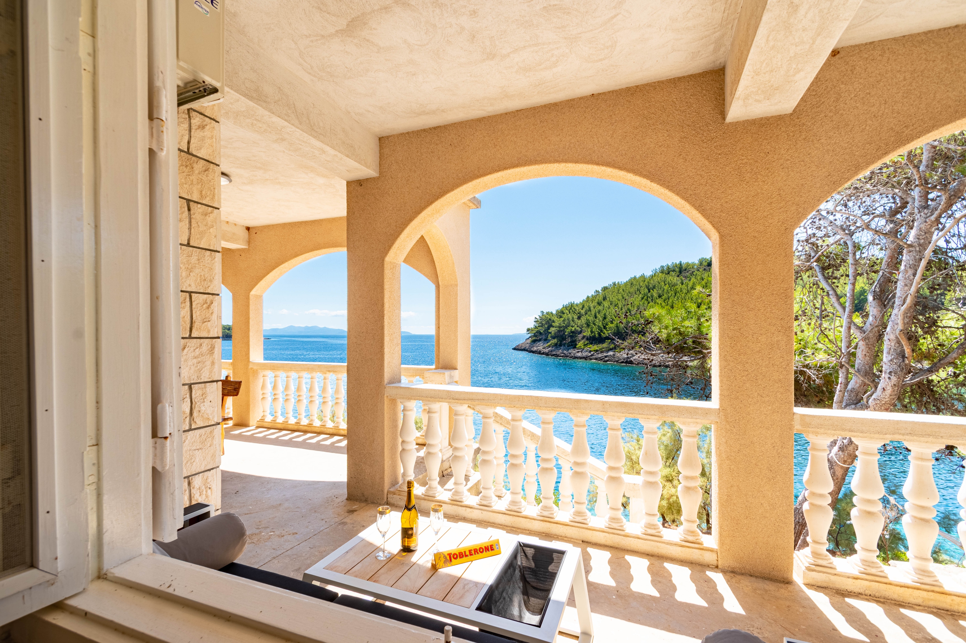 Two bedroom apartment near beach Cove Zaglav, Korčula  A-a