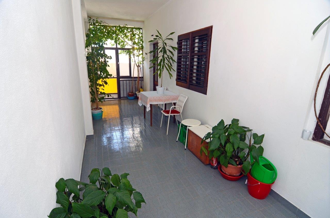 Four bedroom apartment with balcony Makarska  A-a