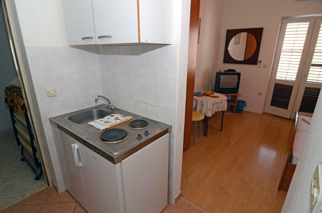 Studio flat with balcony Makarska (AS-12211-a) Studio flat with balcony Makarska (AS-12211-a)