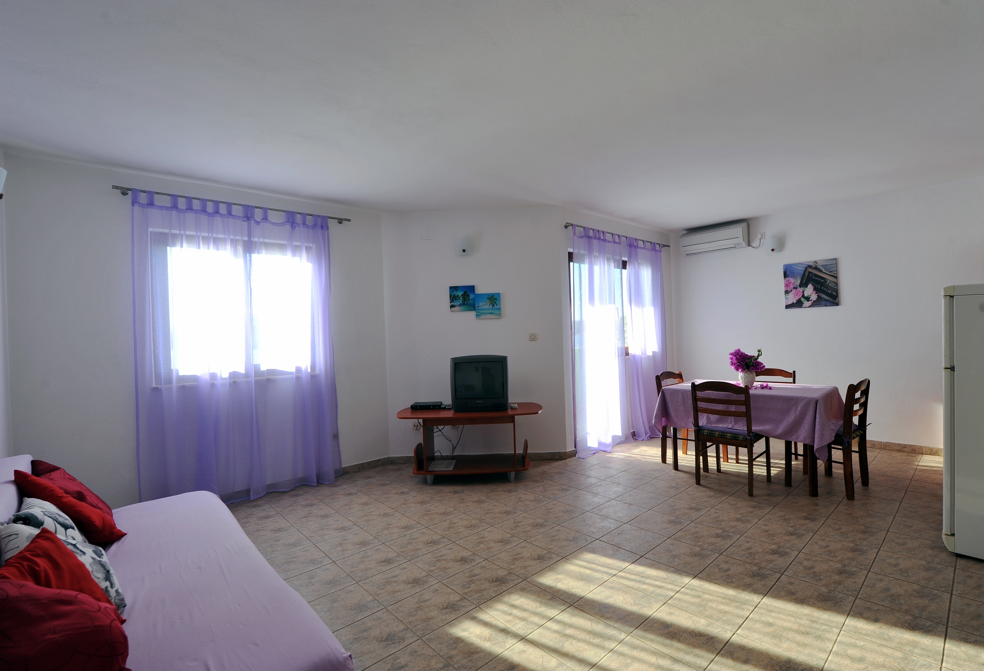 Four-bedroom house near beach Zatoglav, Rogoznica (K-12212) Four-bedroom house near beach Zatoglav, Rogoznica (K-12212)