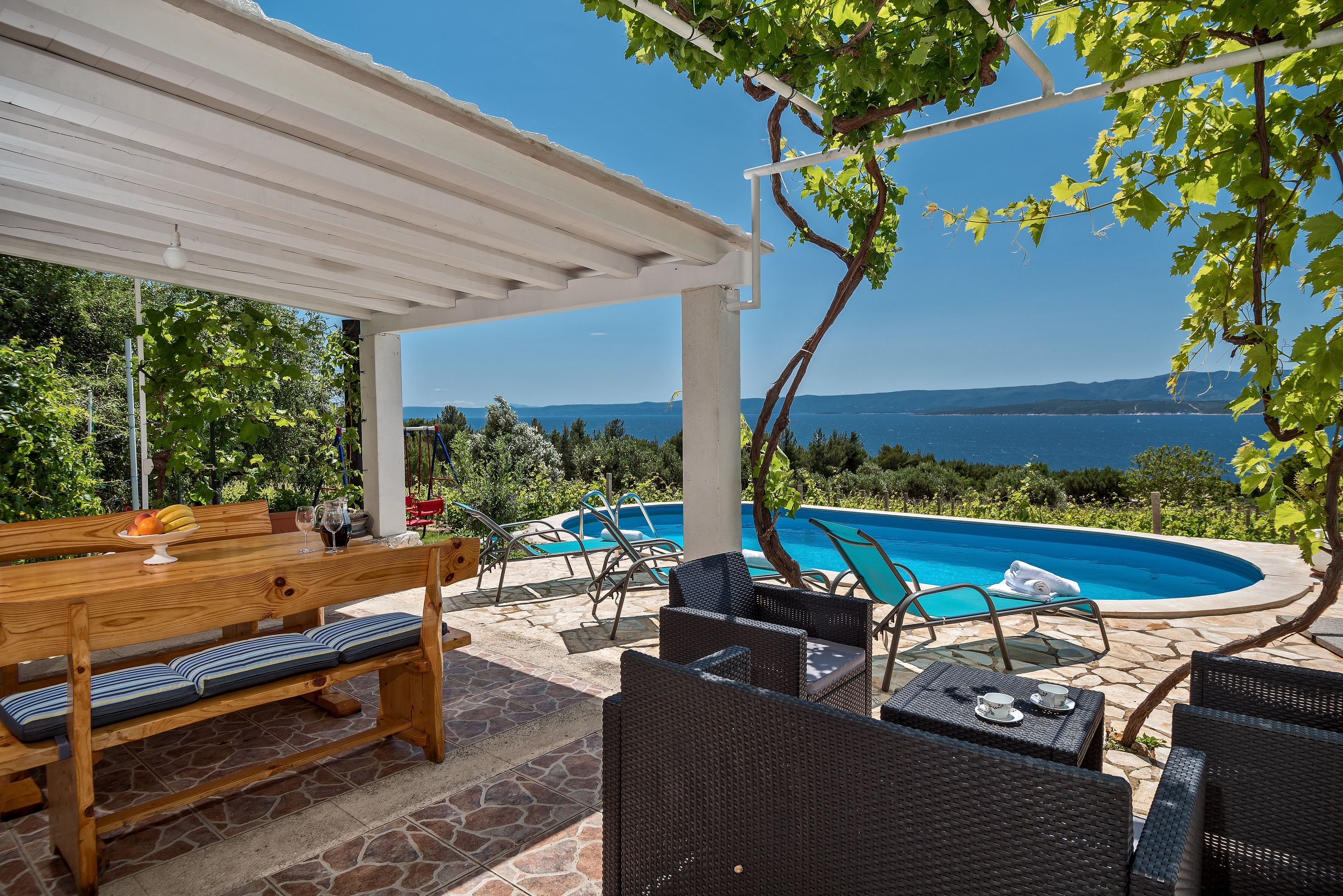 Two bedroom house with terrace and sea view Bol, Brač  K