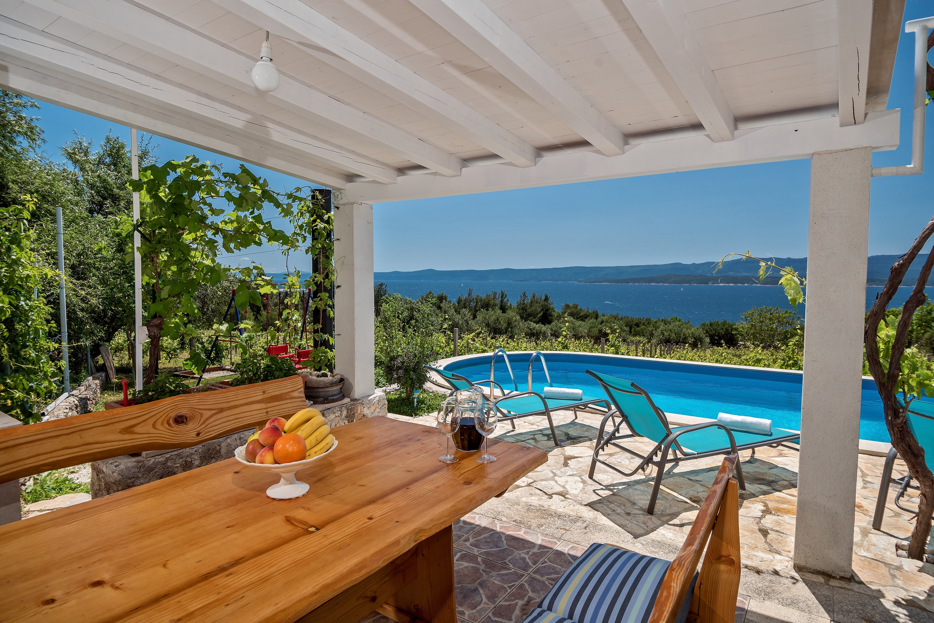 Two bedroom house with terrace and sea view Bol, Brač  K