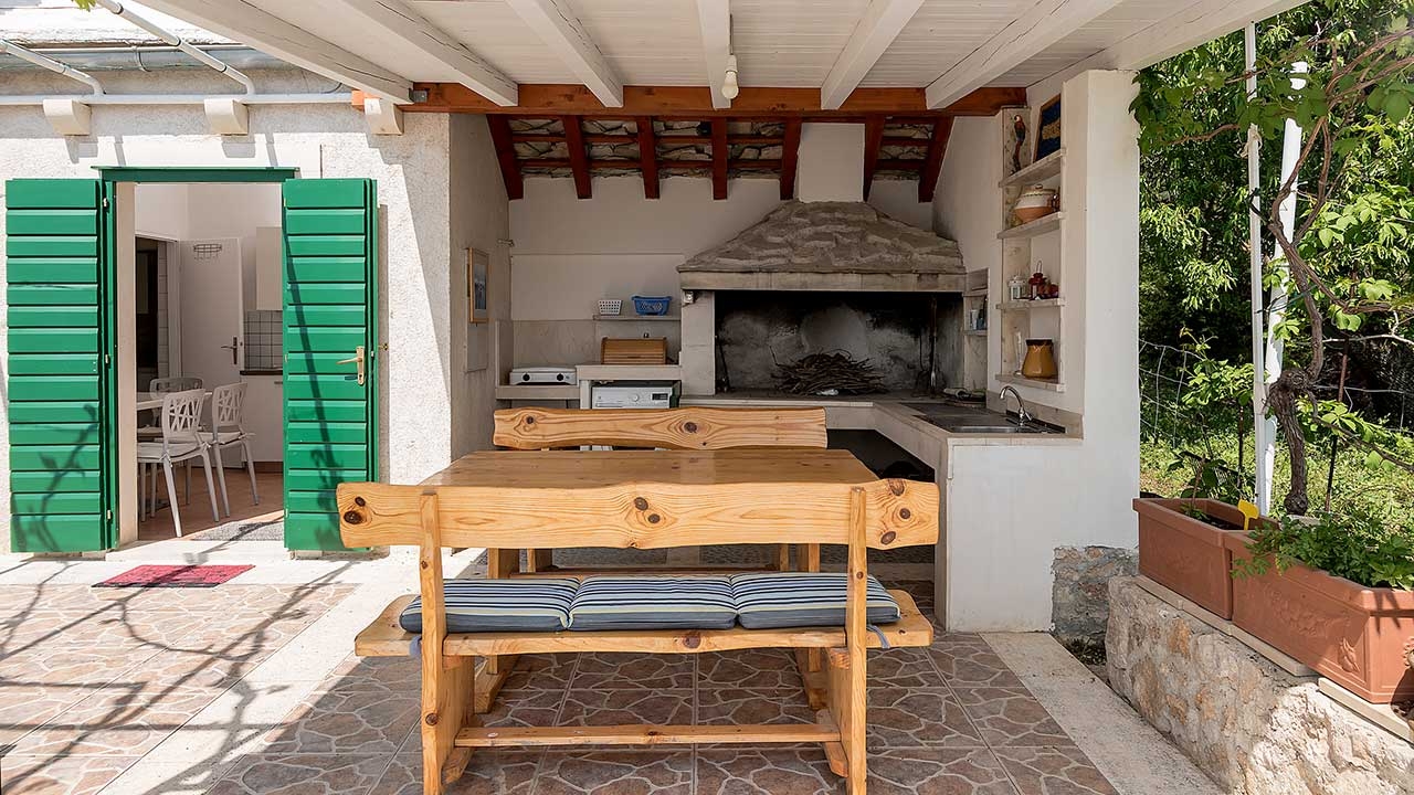 Two bedroom house with terrace and sea view Bol, Brač  K