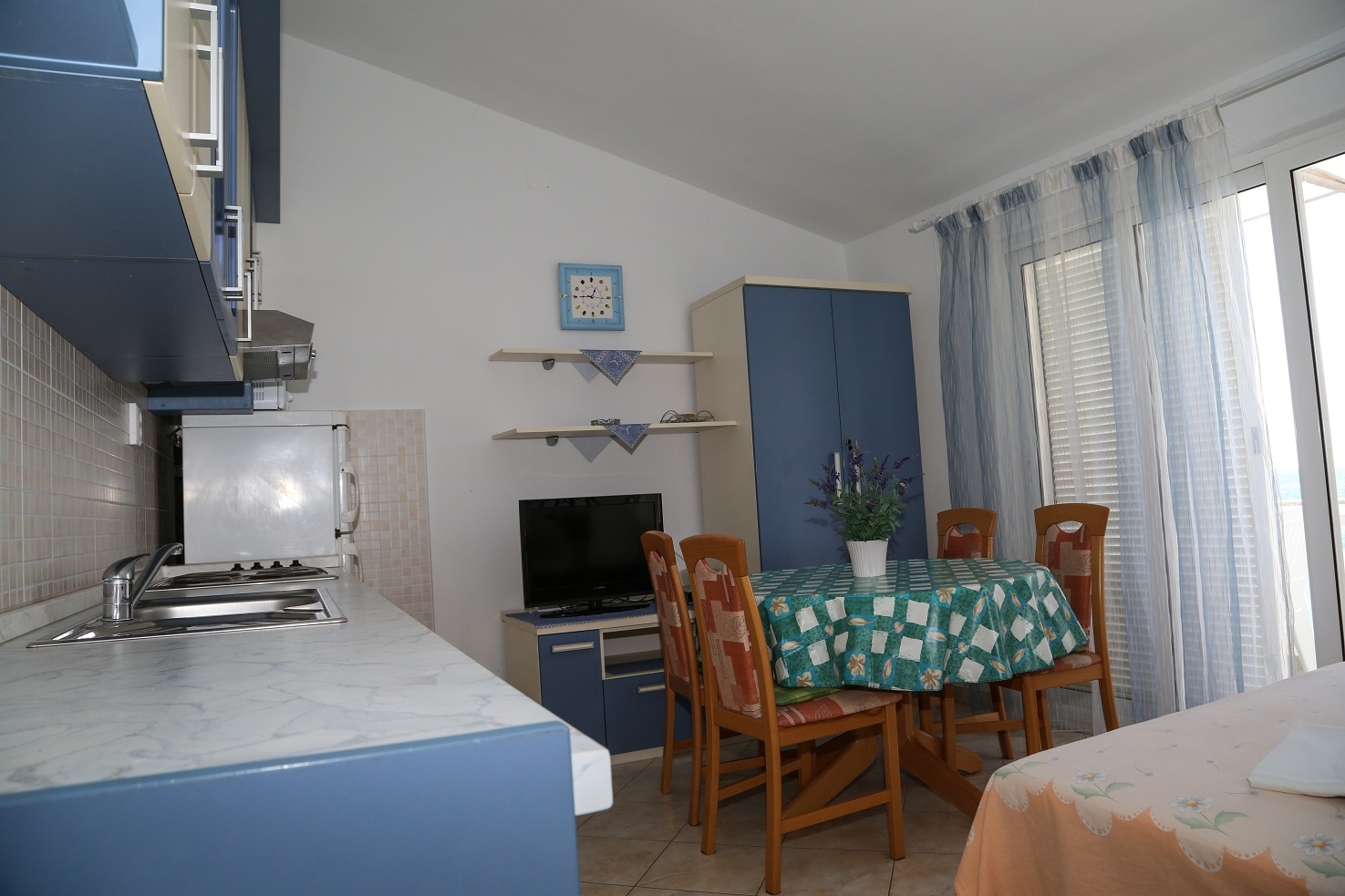 One bedroom apartment with terrace and sea view Milna, Hvar (A-12244-b) One bedroom apartment with terrace and sea view Milna, Hvar (A-12244-b)