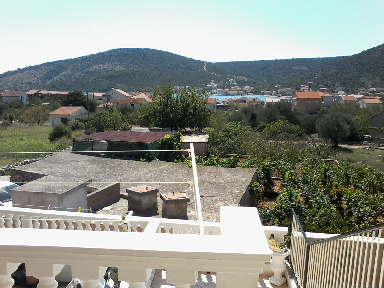 Two bedroom apartment with terrace and sea view Vinišće, Trogir (A-12248-a)
