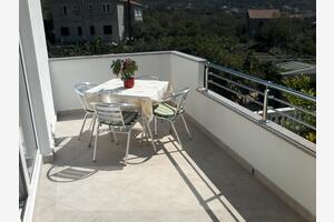 Apartmaji s parkingom Vinišće, Trogir - 12248