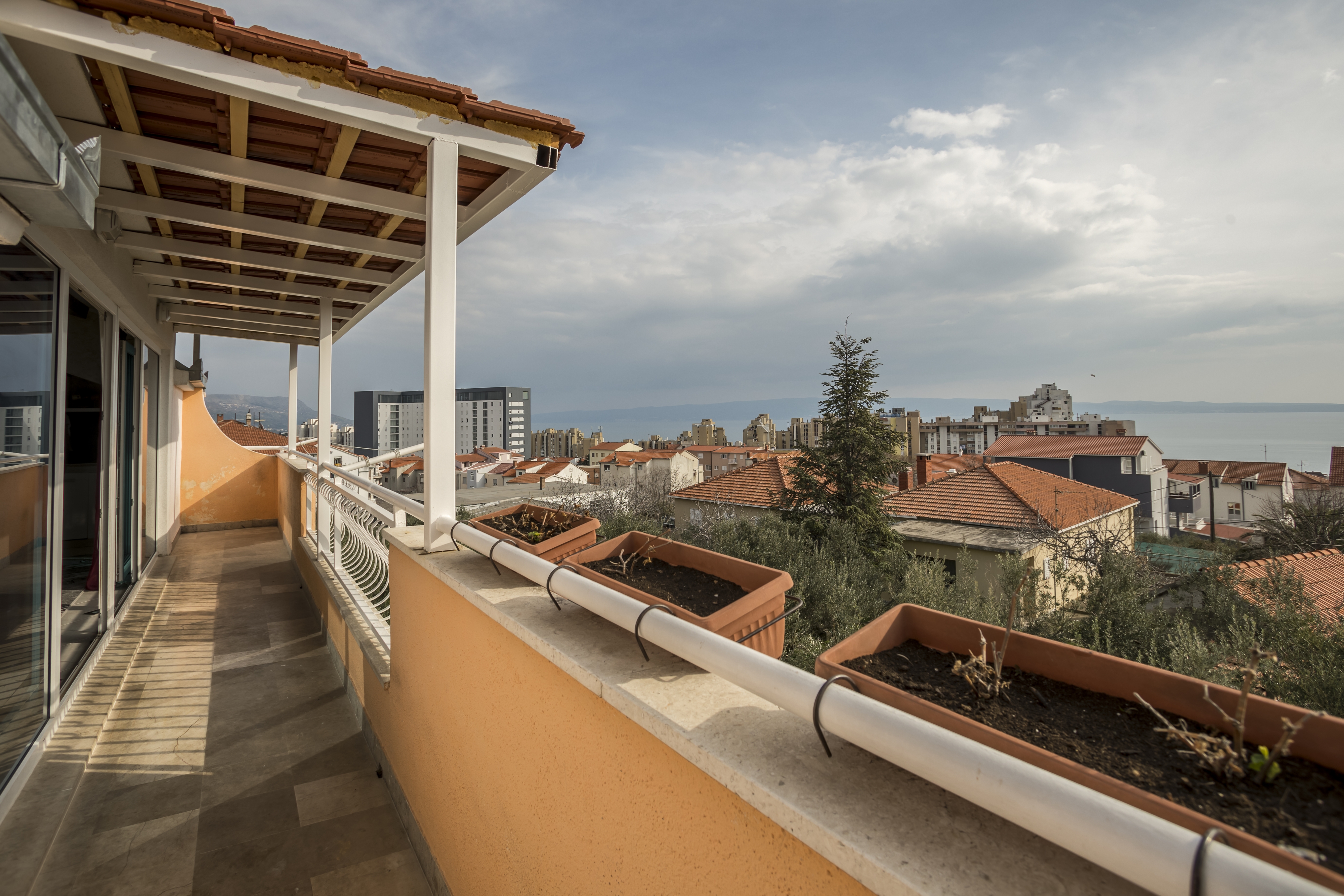 Two bedroom apartment with balcony and sea view Split  A-a