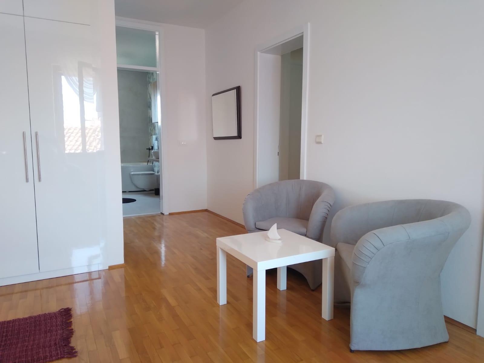 Two bedroom apartment near beach Puntinak, Brač  A-a