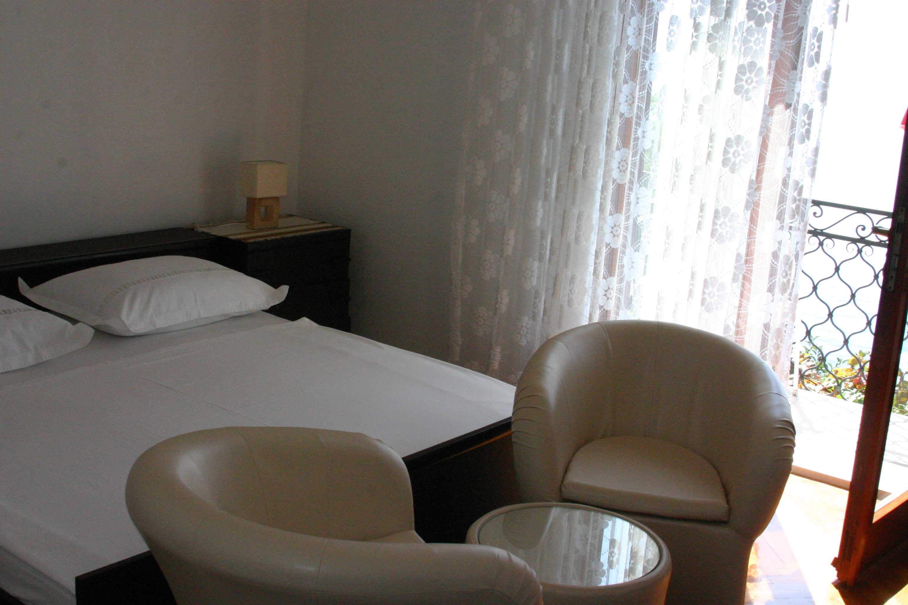 Room near beach Puntinak, Brač (S-12255-b) Room near beach Puntinak, Brač (S-12255-b)