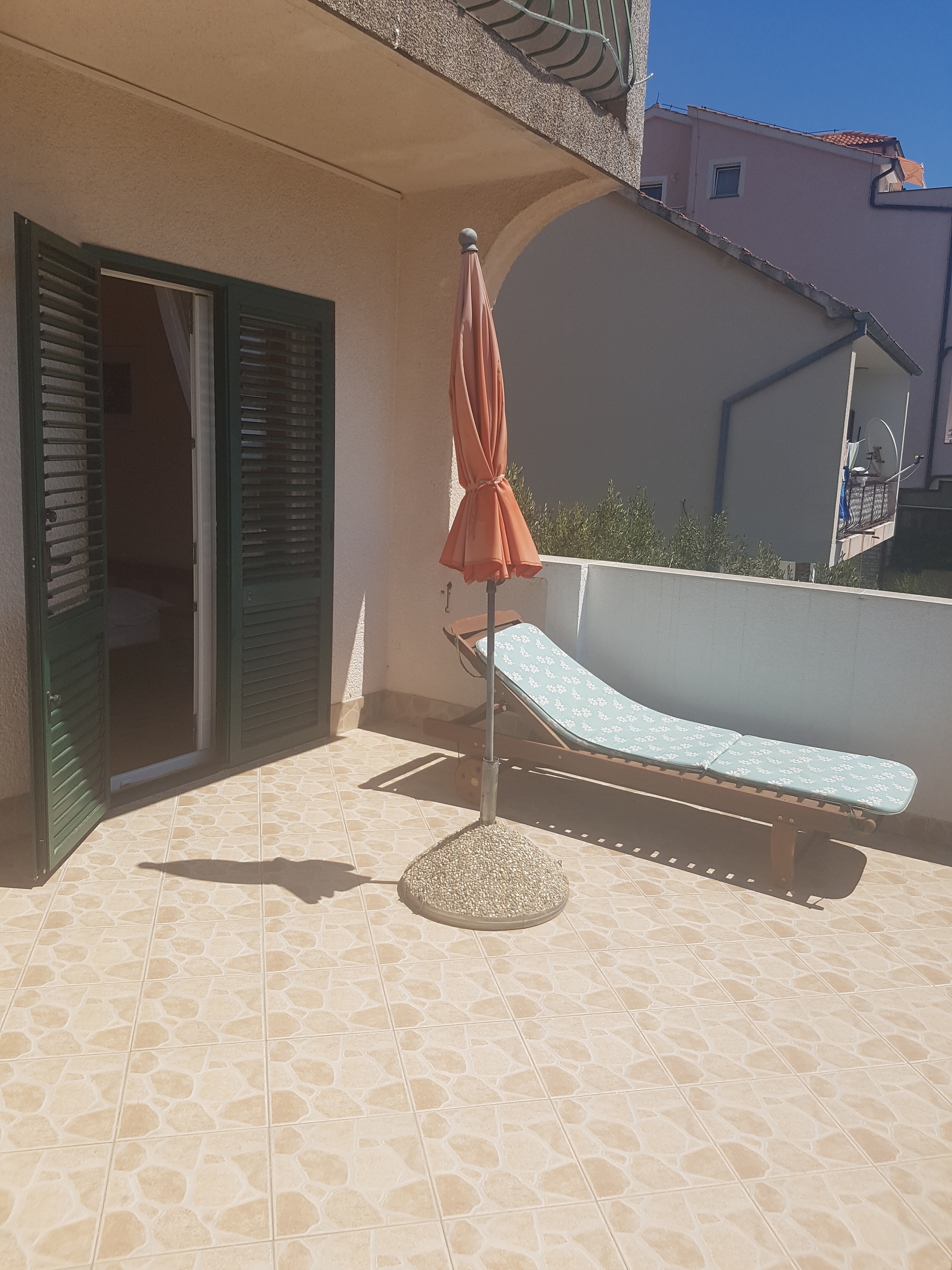 Studio flat with terrace and sea view Solaris, Šibenik  AS-b