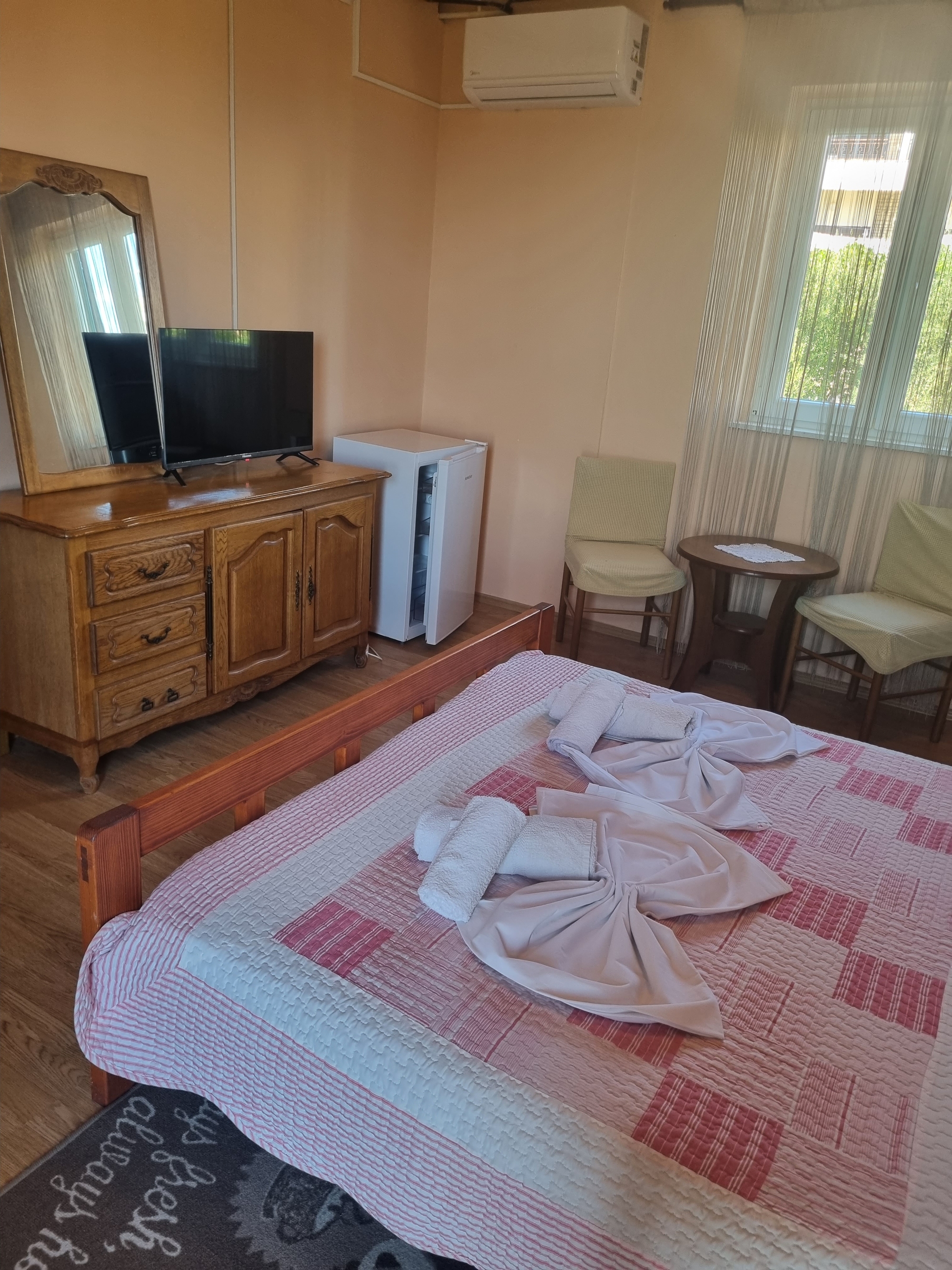 Room with balcony and sea view Solaris, Šibenik  S-a