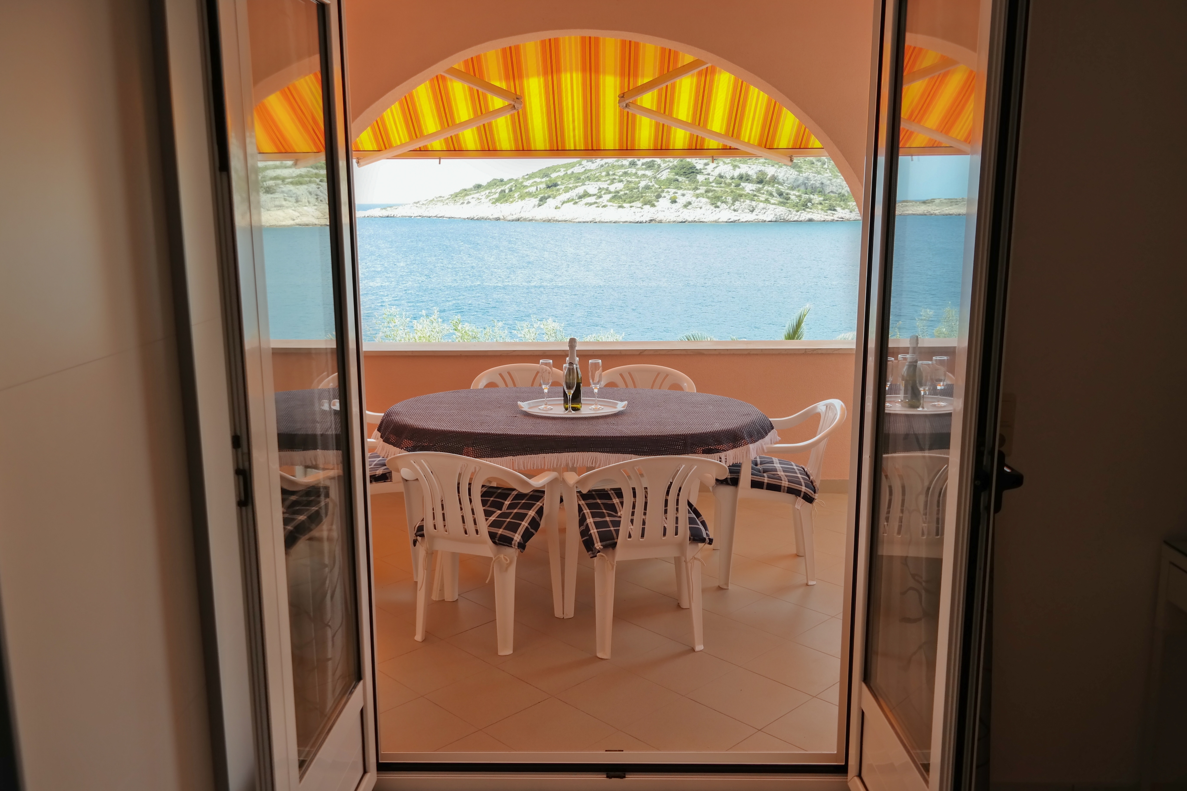Two bedroom apartment near beach Ražanj, Rogoznica  A-c