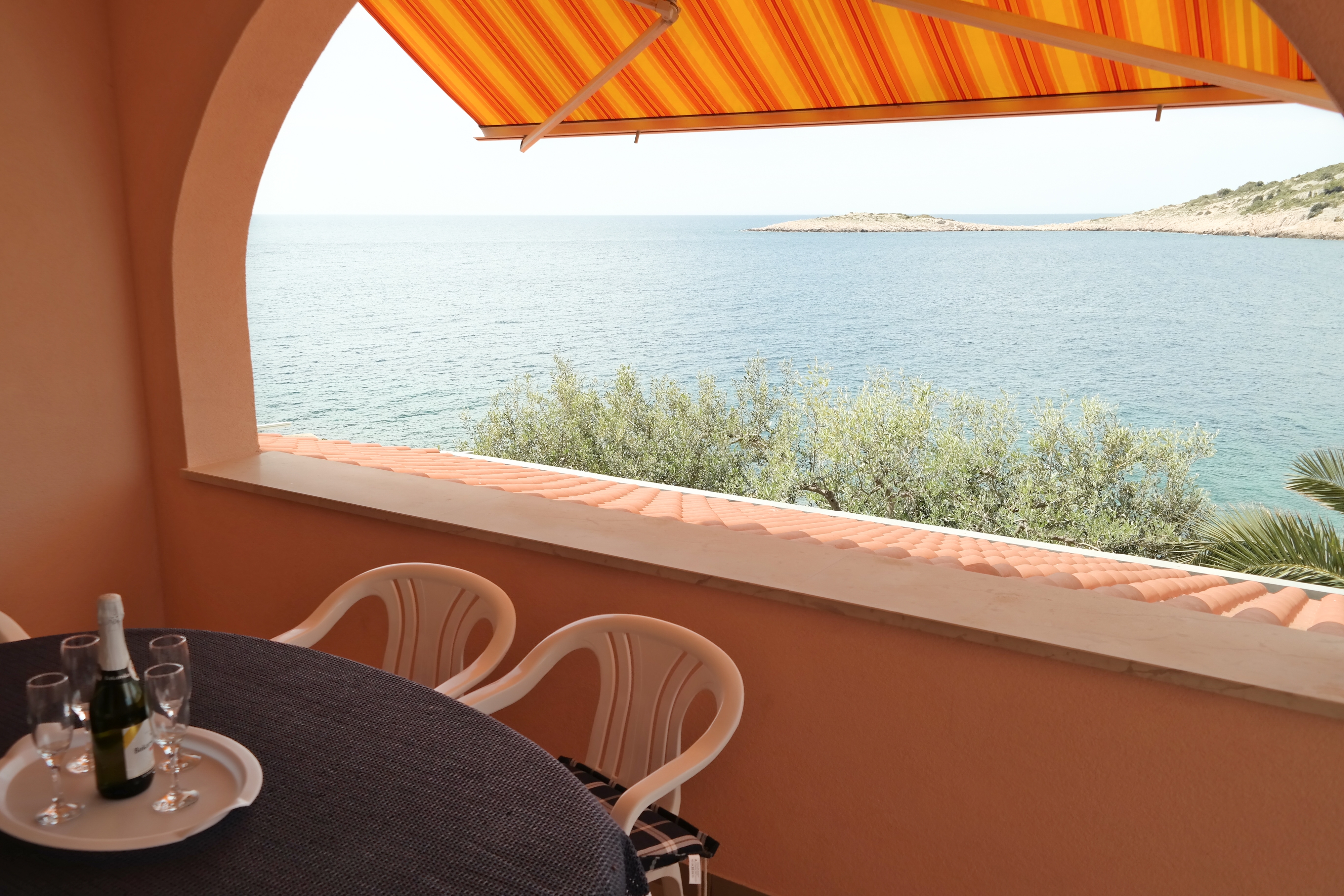 Two bedroom apartment near beach Ražanj, Rogoznica  A-c