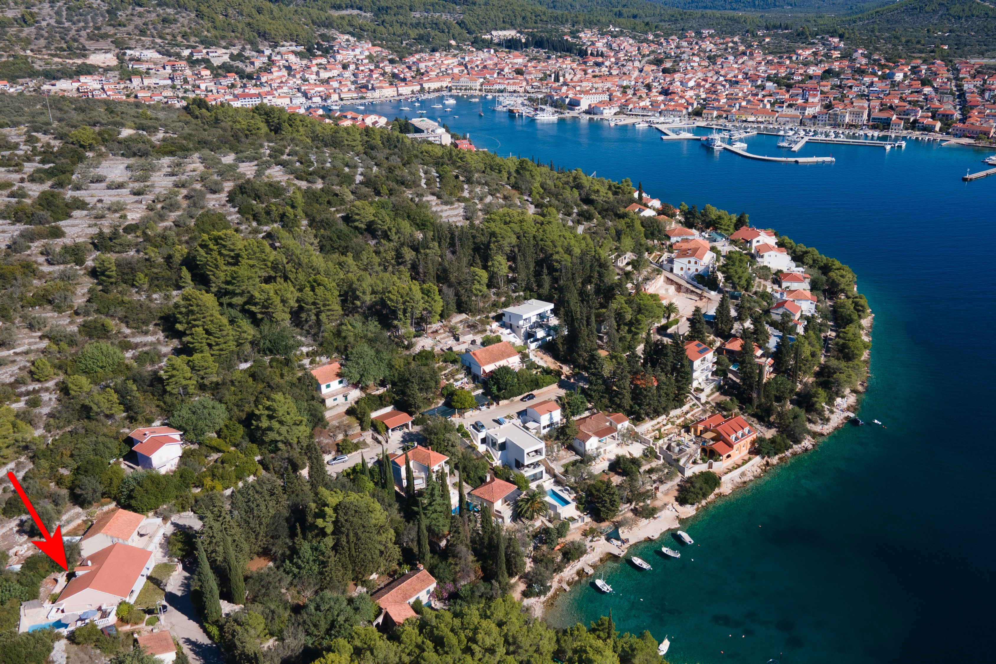 Četverosobna kuća s balkonom i pogledom na more Vela Luka, Korčula  K