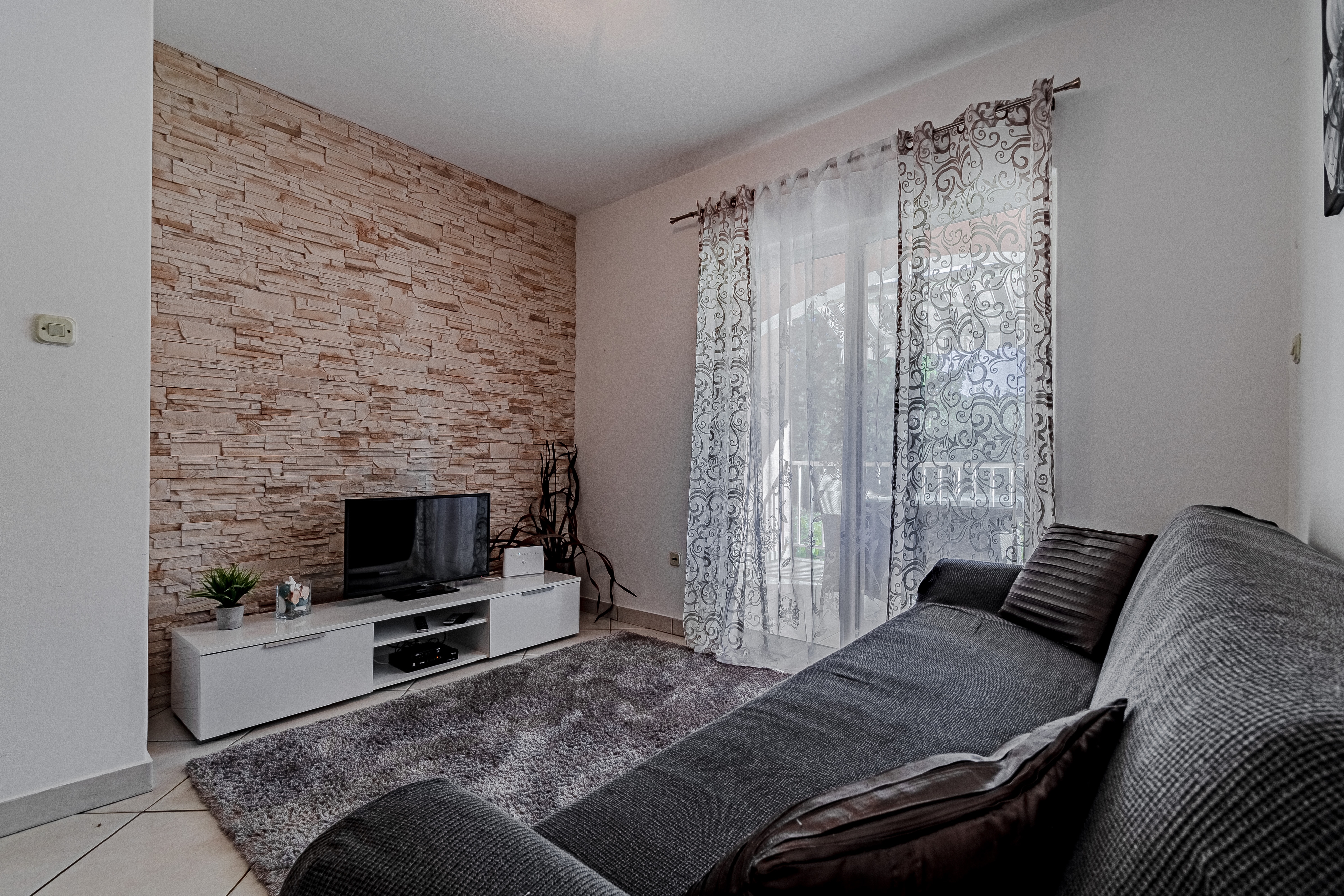 Four-bedroom house with balcony and sea view Vela Luka, Korčula (K-12289)