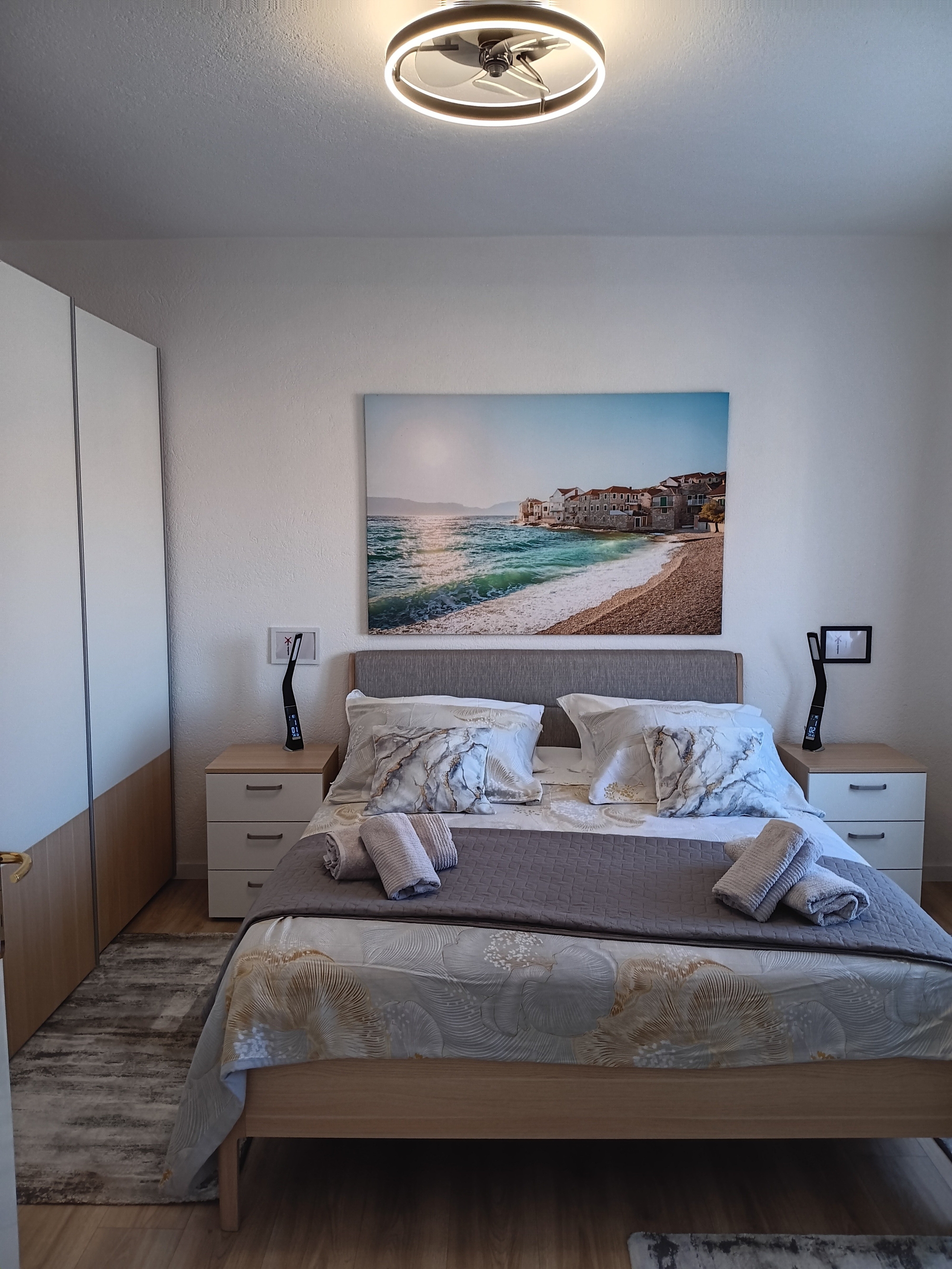 Two bedroom apartment with balcony and sea view Postira, Brač  A-a